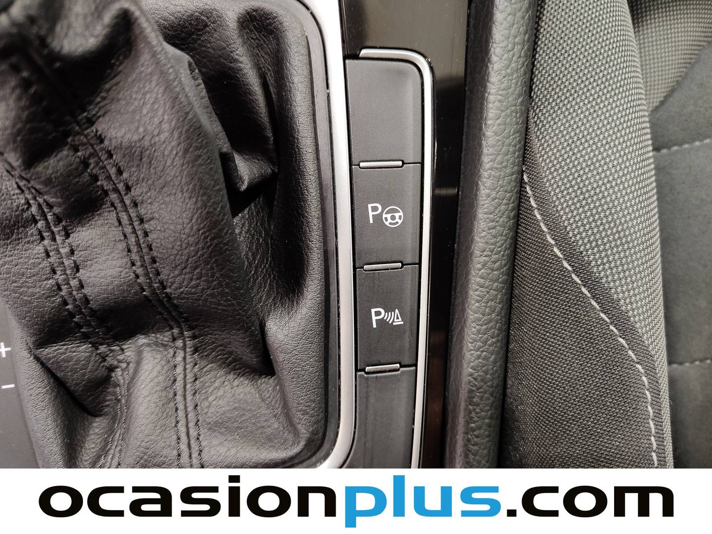 Equipamiento del Volkswagen Golf Volkswagen Golf Sport 2.0 TDI (150 CV) DSG