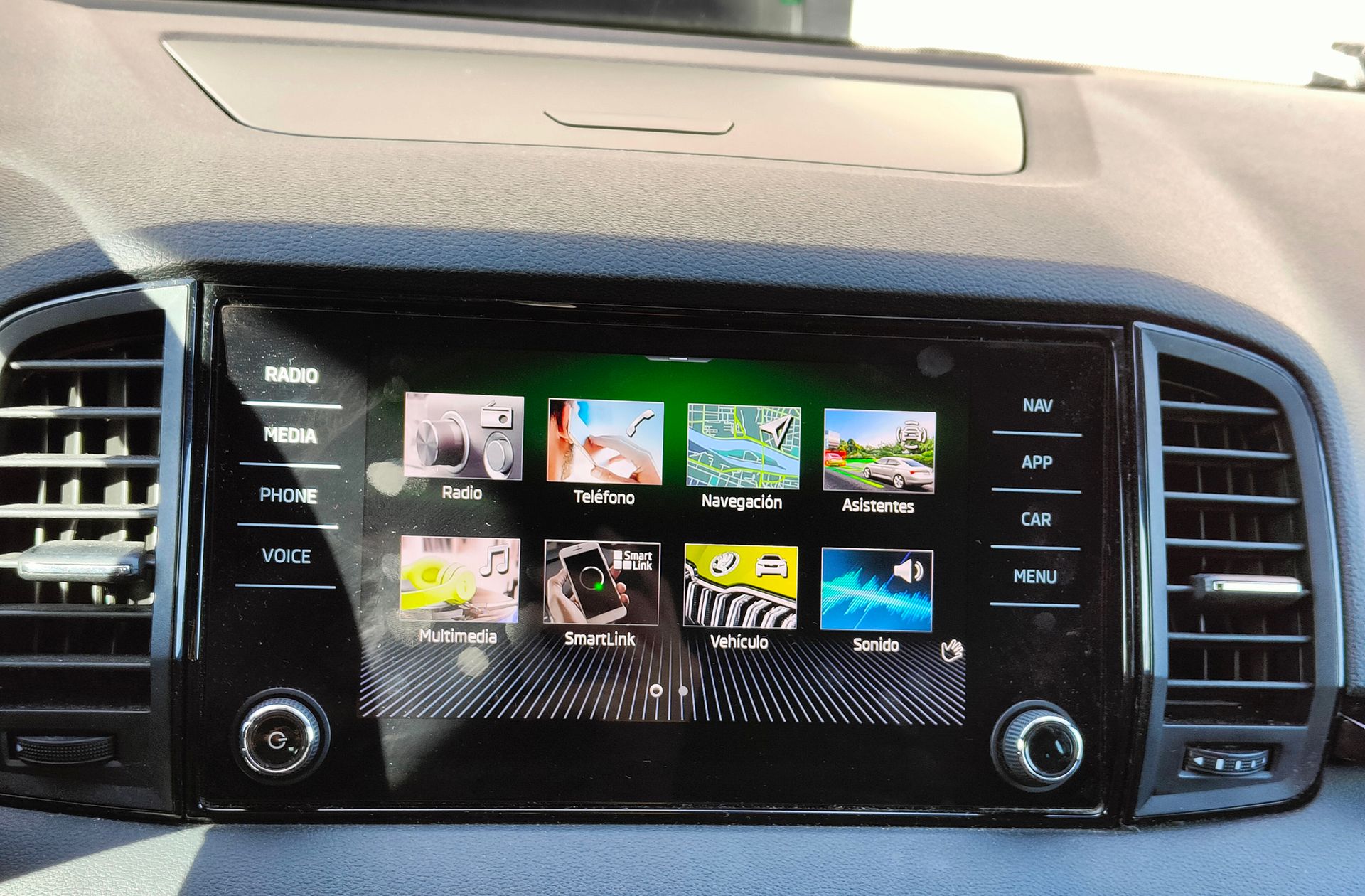 Škoda Karoq 1.5 TSI ACT Sportline DSG - foto 9