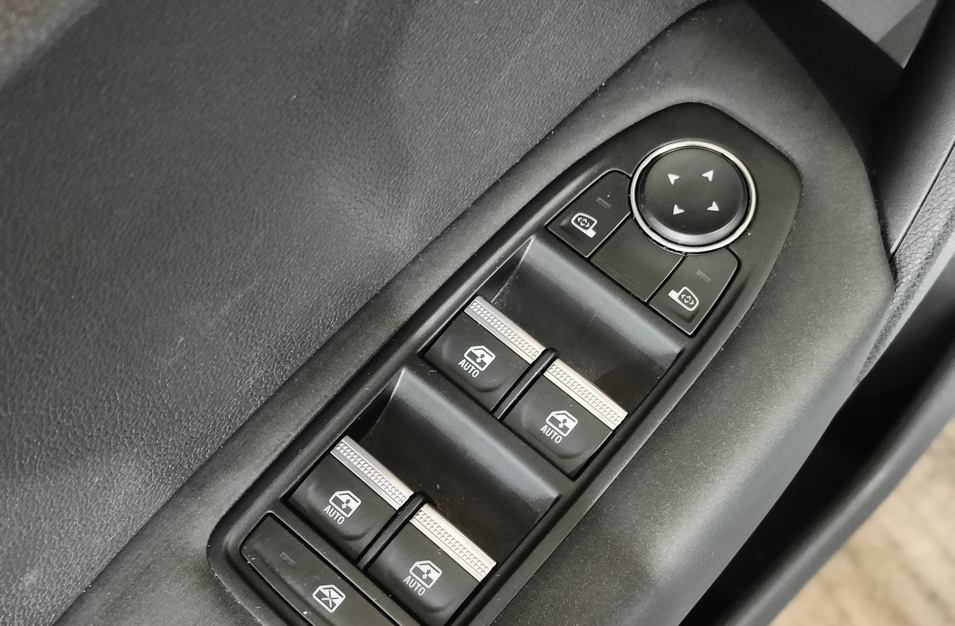 Renault Captur Evolution full hybrid E-Tech - foto 34