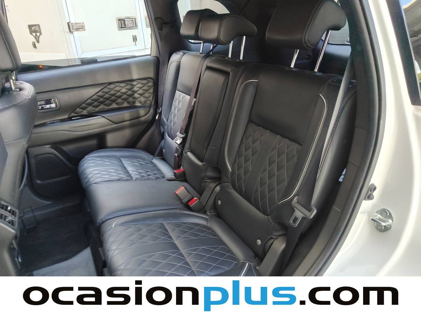 Foto asientos traseros Mitsubishi Outlander Mitsubishi Outlander 2.4 PHEV Kaiteki+ 4WD Auto (224 CV)