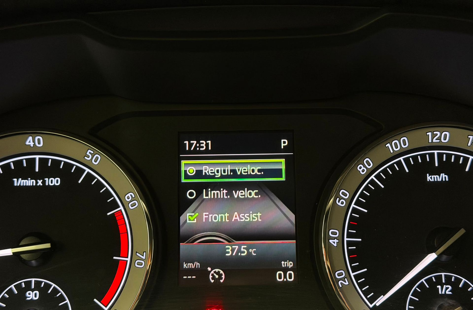 Škoda Karoq 1.5 TSI ACT Ambition DSG - foto 12