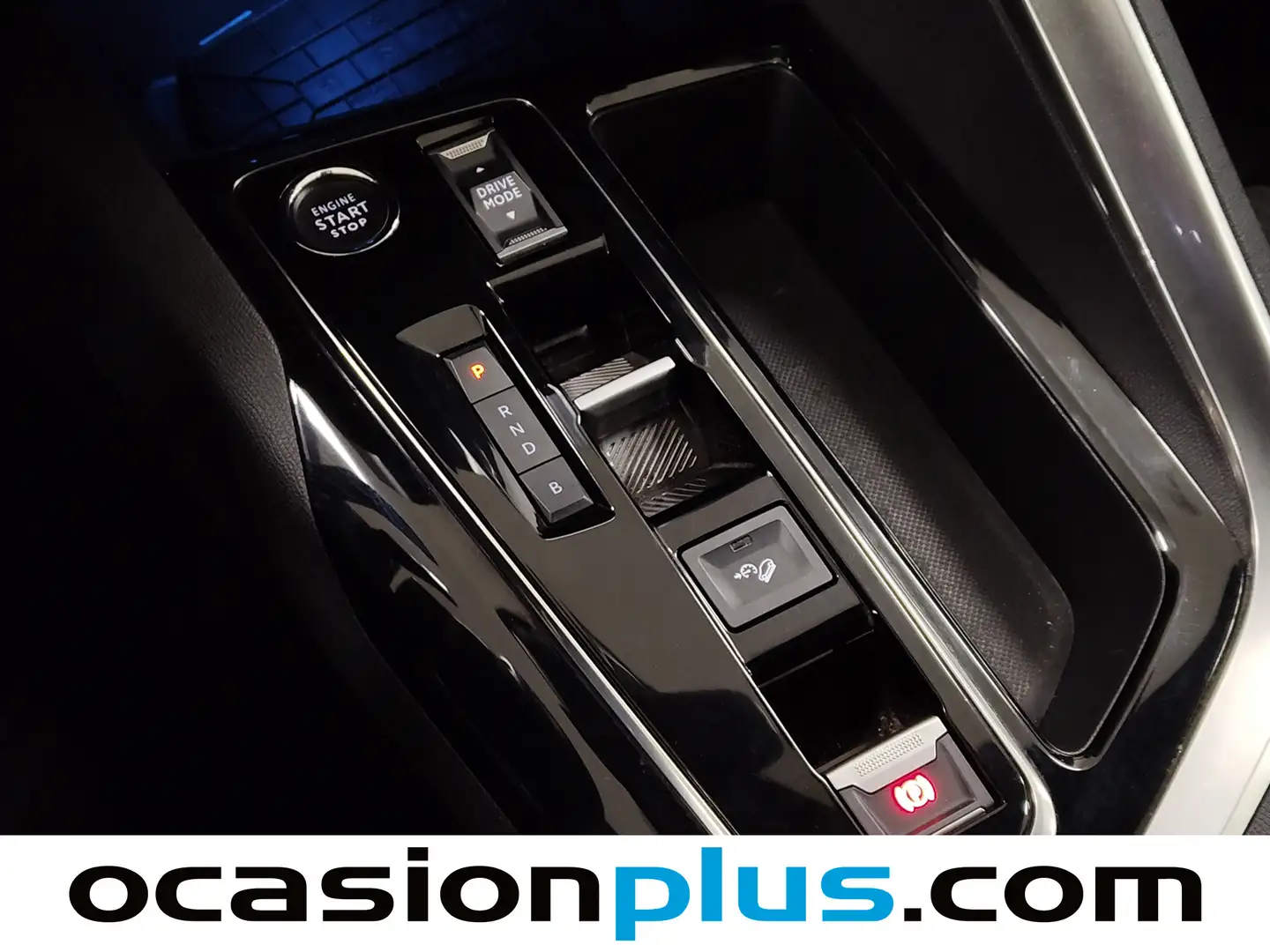 Foto Peugeot 3008 Hybrid Peugeot 3008 Hybrid 300 Allure Pack e-EAT8 (300 CV)