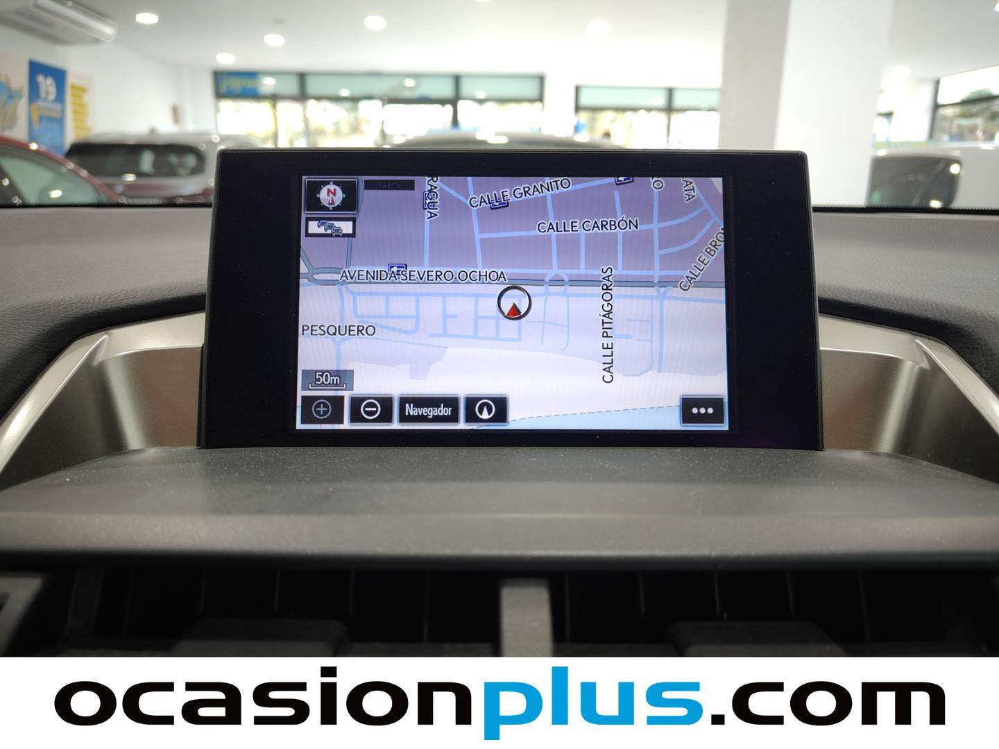 Extras y acabados del Lexus NX Lexus NX 300h Corporate 2WD + Navibox (197 CV)