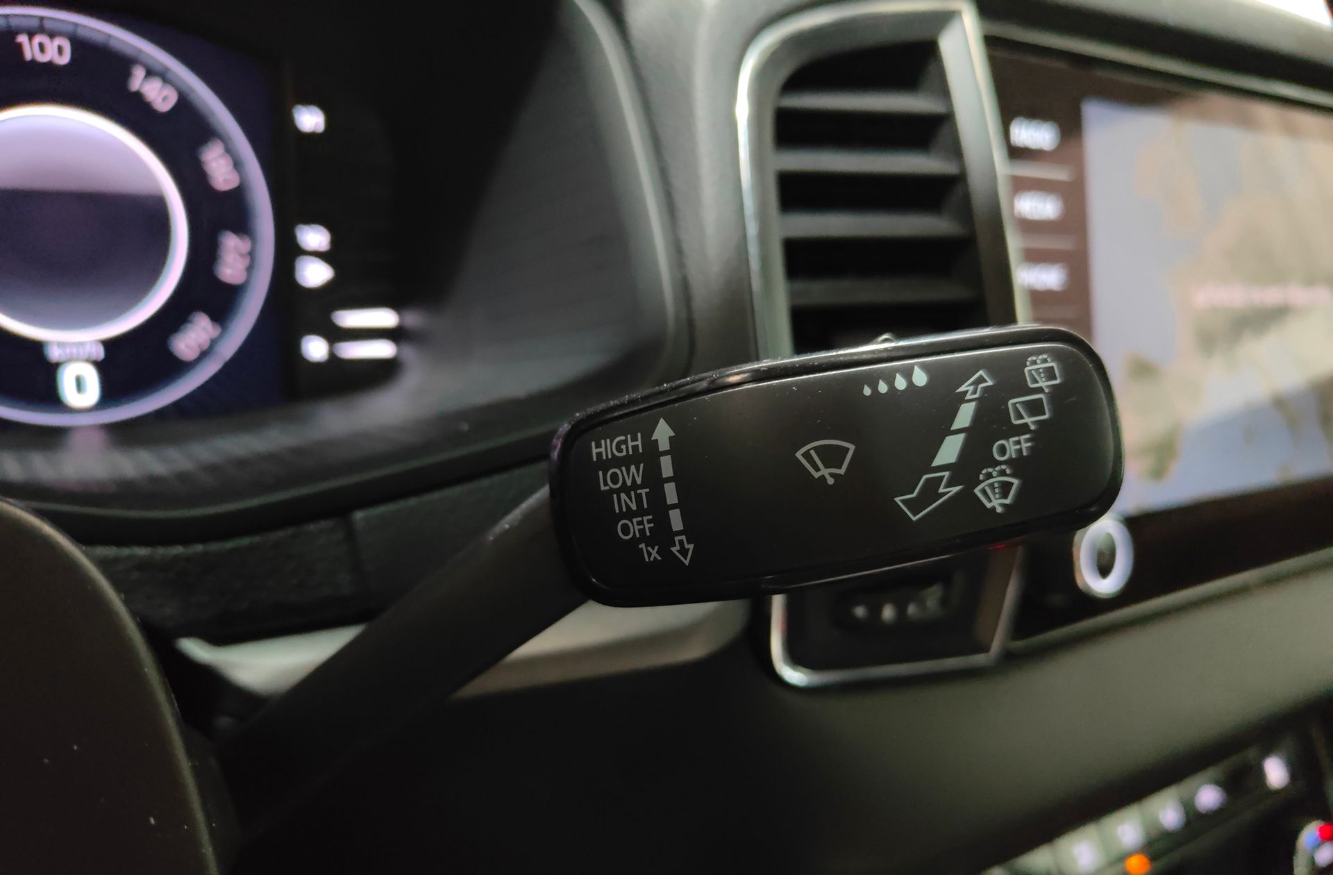 Škoda Karoq 1.5 TSI ACT Ambition DSG - foto 25