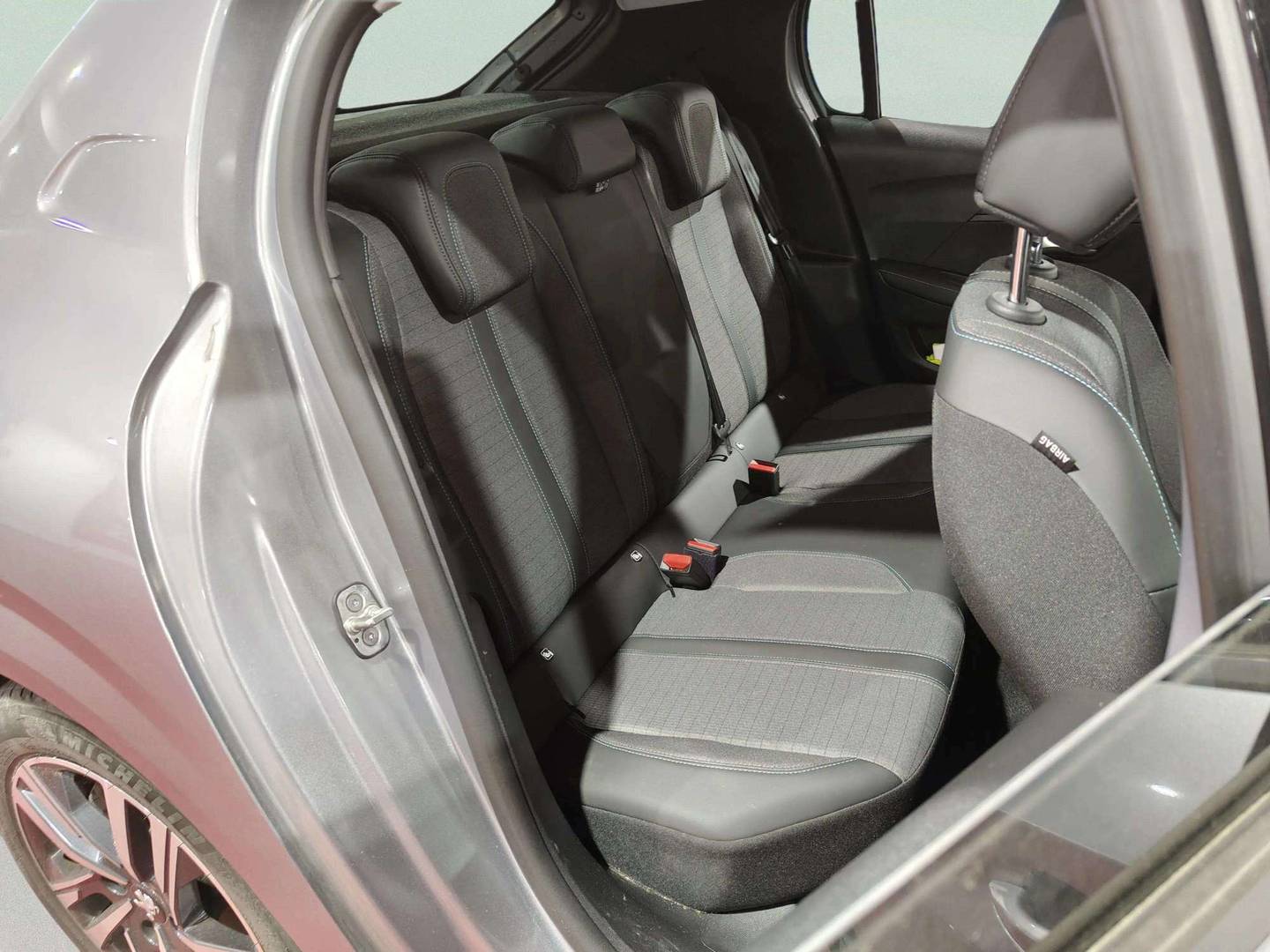 Foto Peugeot 208 Peugeot 208 PureTech 100 Allure (100 CV)