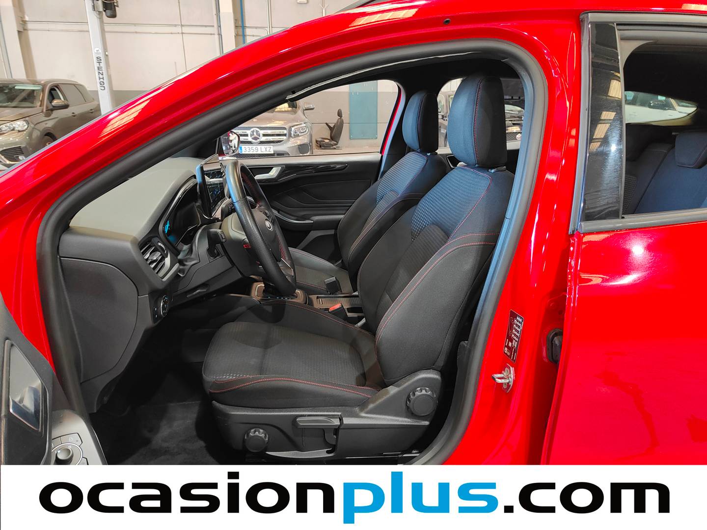 Foto asientos delanteros Ford Focus Ford Focus SportBreak 1.0 Ecoboost MHEV ST-Line Auto (155 CV)