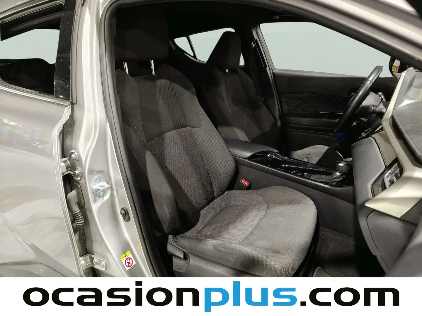 Foto Toyota C-HR Toyota C-HR 1.8 125H Advance (122 CV)