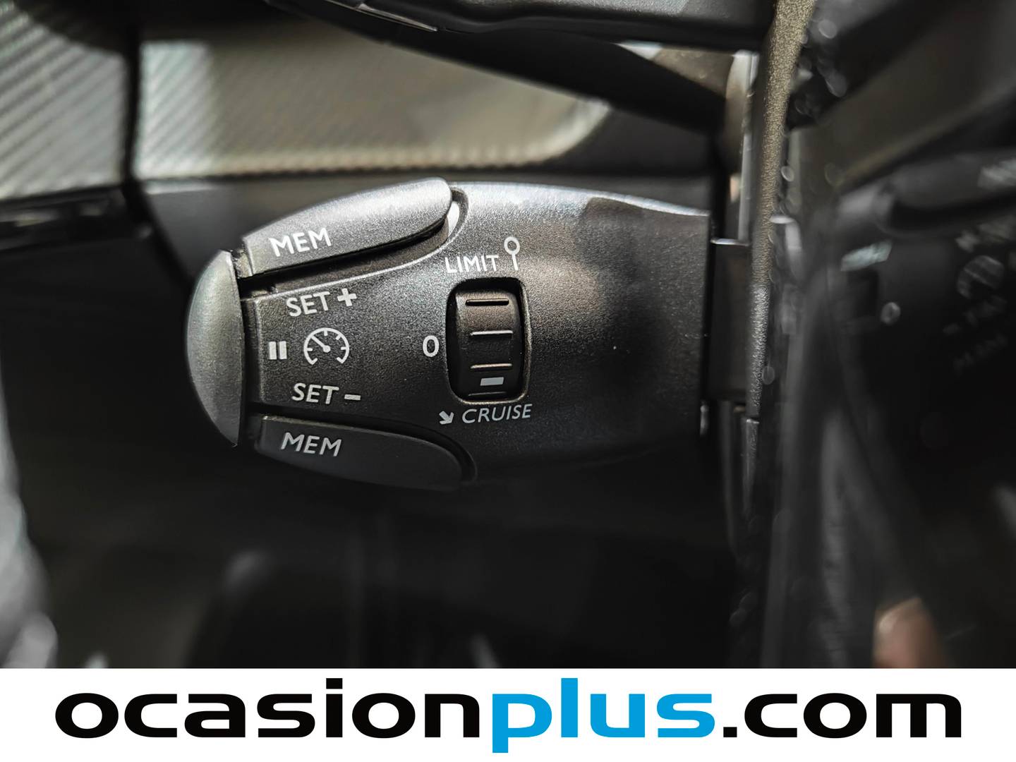 Peugeot 2008 Peugeot 2008 Allure Hybrid eDCS6 (145 CV) km 0
