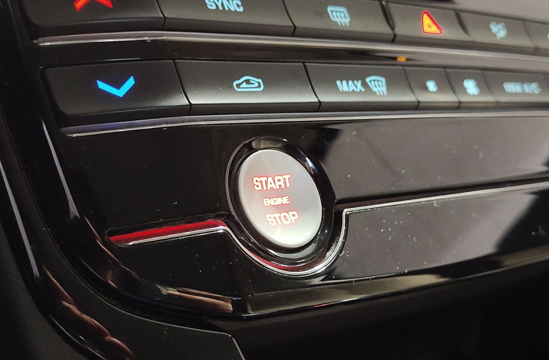 Jaguar XE 2.0 Diesel Pure RWD - foto 35