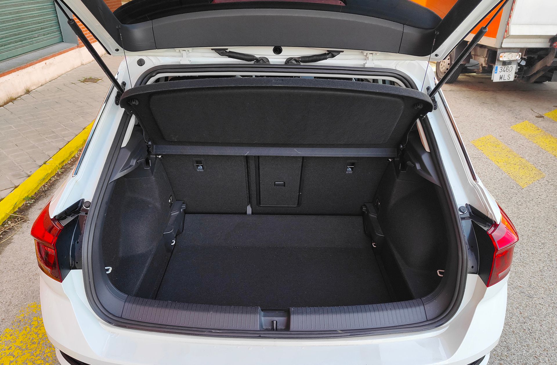 Volkswagen T-Roc Sport 2.0 TDI DSG - foto 16