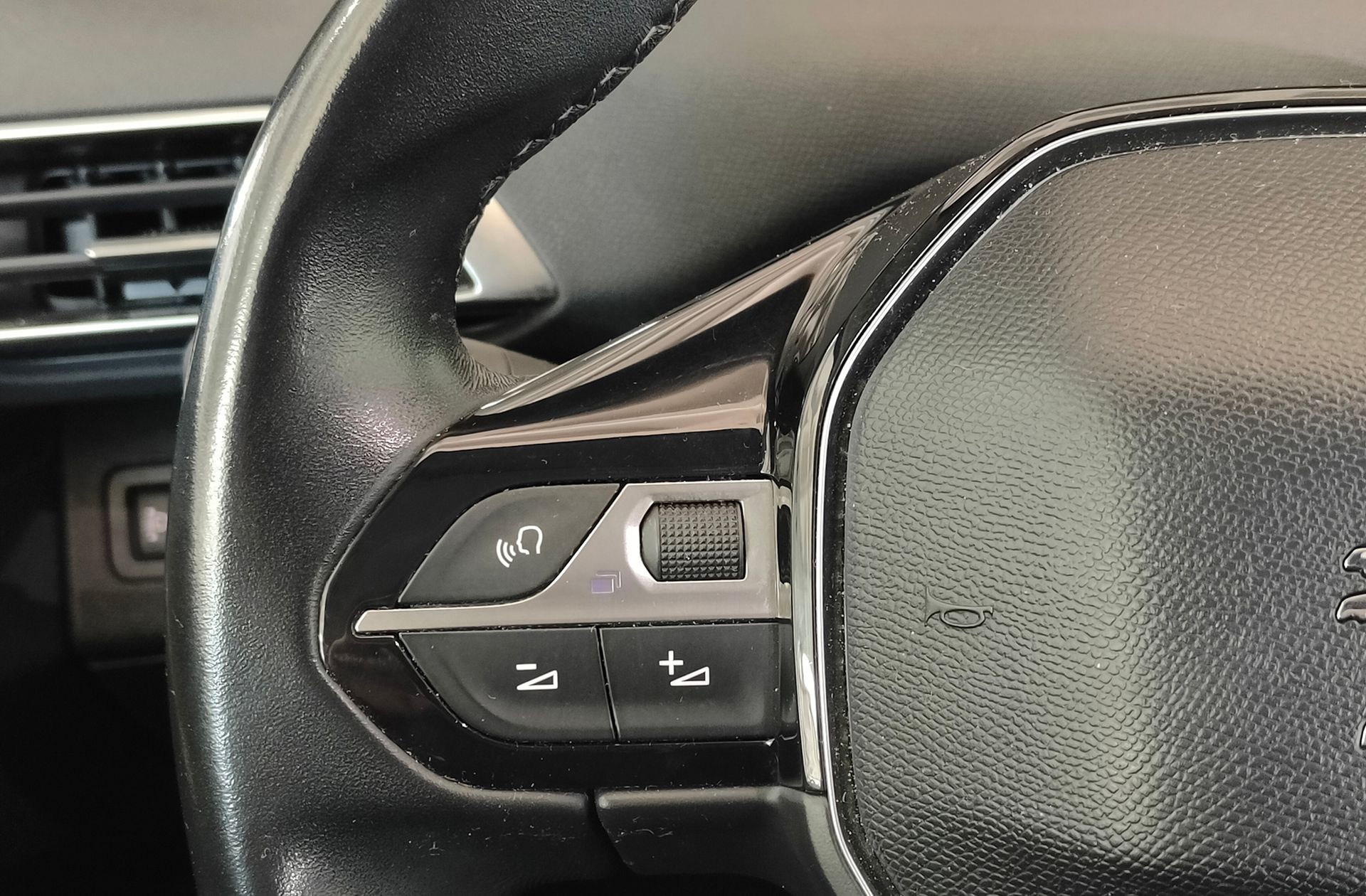 Peugeot 5008 PureTech 130 Allure 7 plazas - foto 26