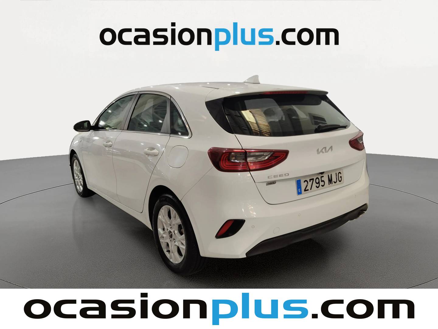 Foto trasera KIA Ceed Kia Ceed 1.6 MHEV iMT Drive (136 CV) izquierda