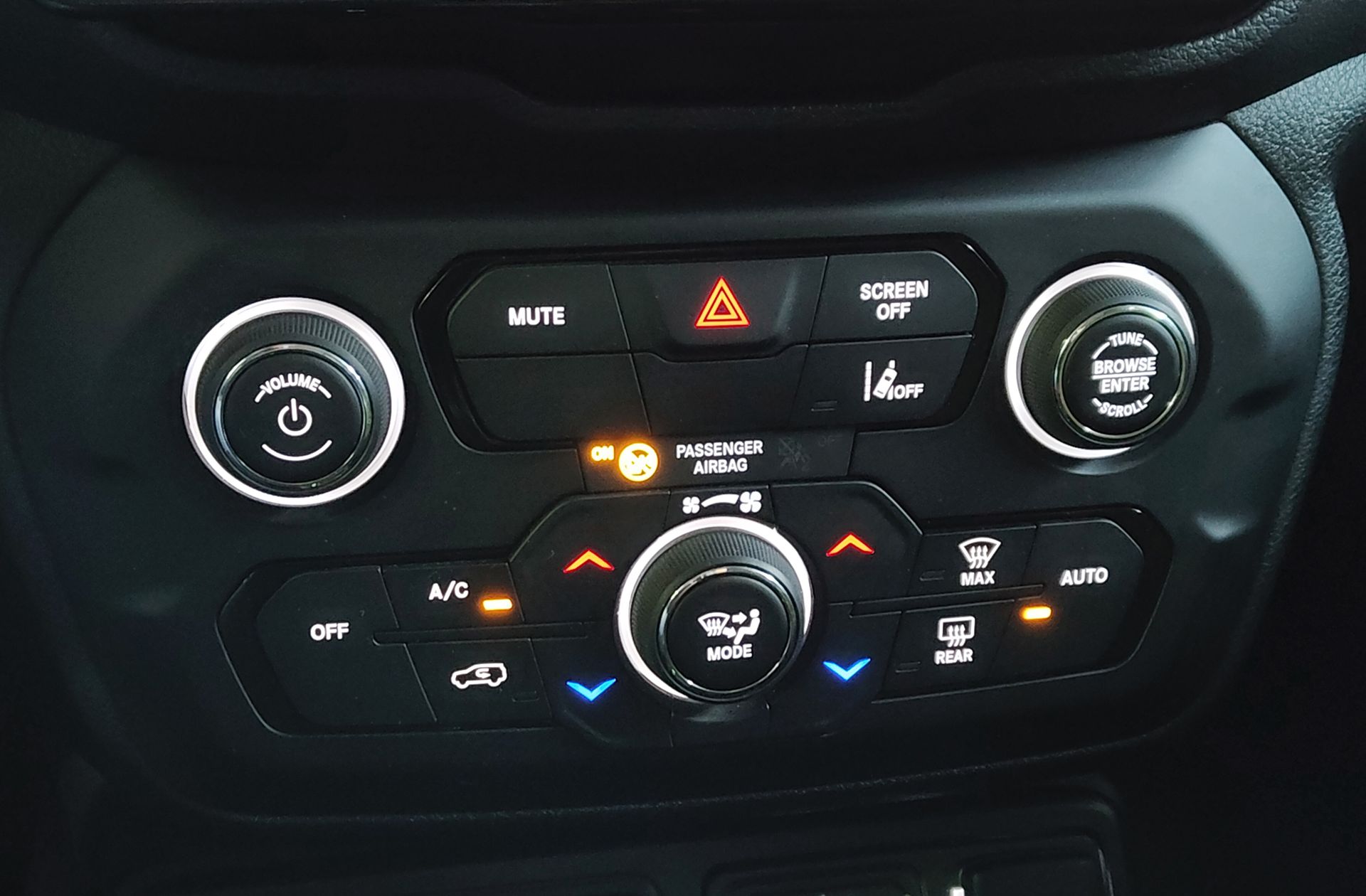 Jeep Renegade eHybrid 1.5 Altitude DCT - foto 30