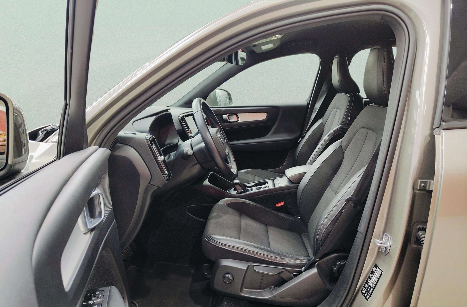 Volvo XC40 T4 Business Plus - foto 12