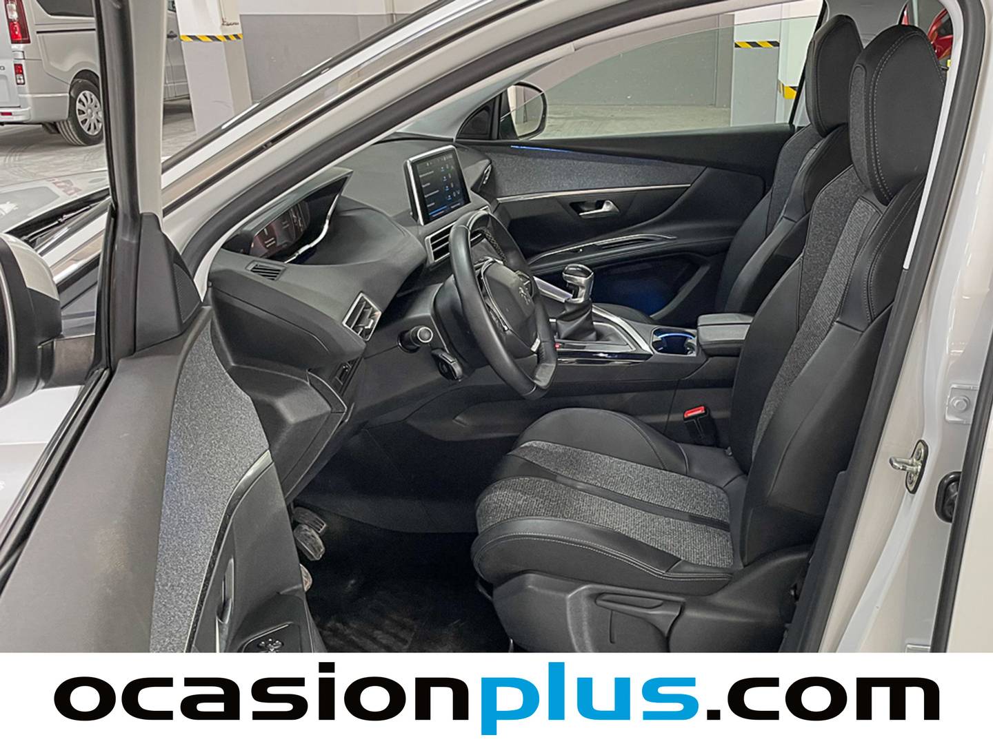 Foto asientos traseros Peugeot 5008 Peugeot 5008 PureTech 130 S&S Allure (130 CV) 7 Plazas