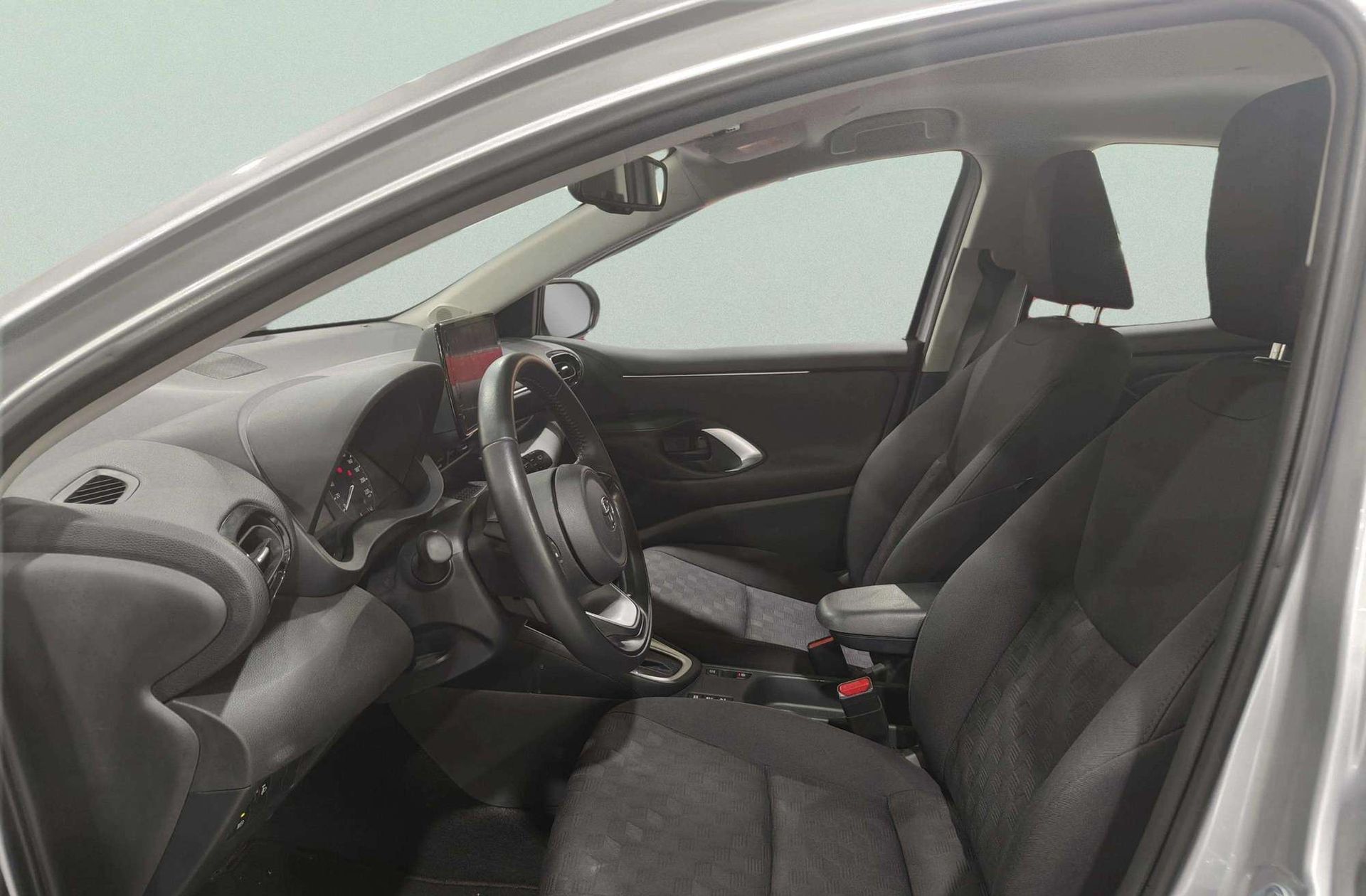 Toyota Yaris 120H Active Plus - foto 9