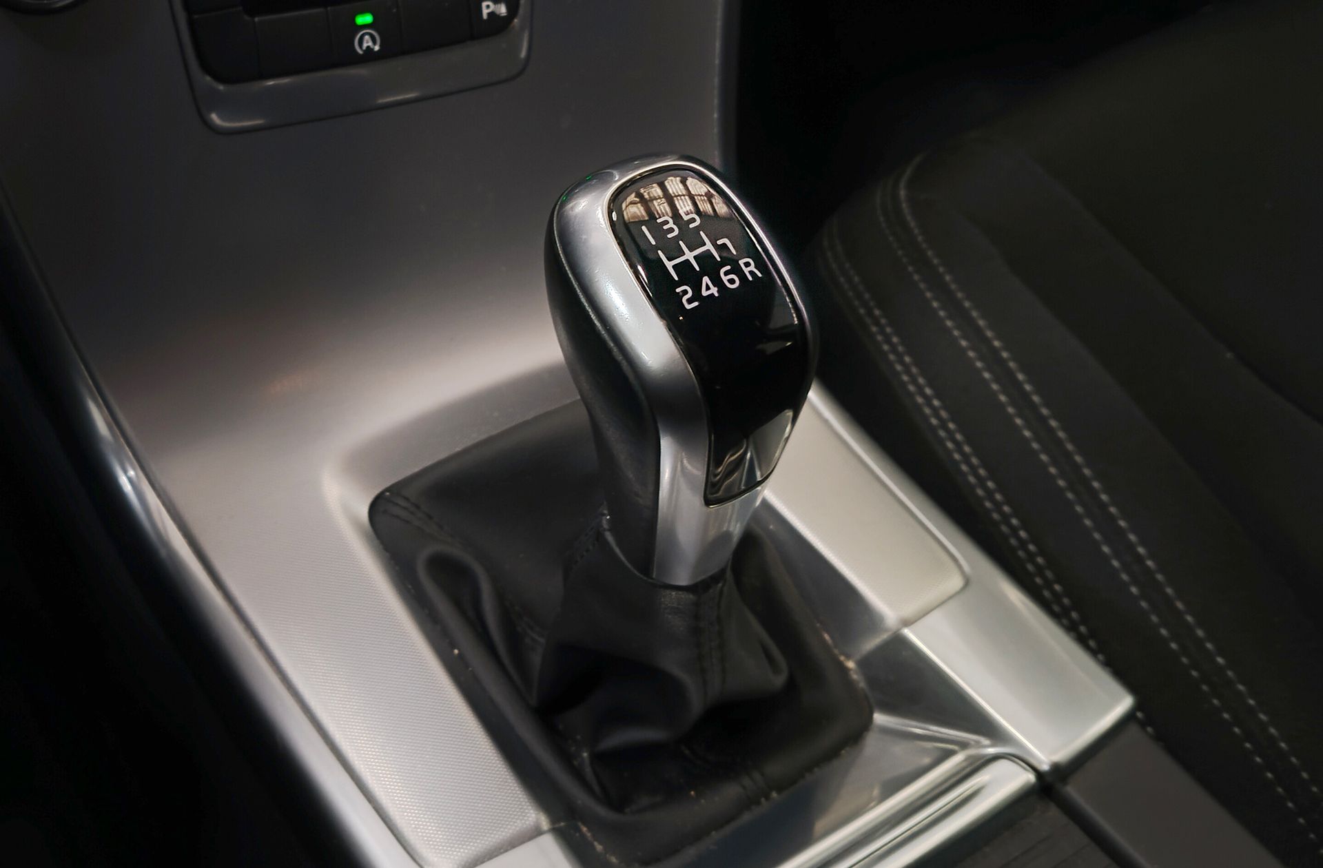 Volvo XC60 D3 Kinetic - foto 5