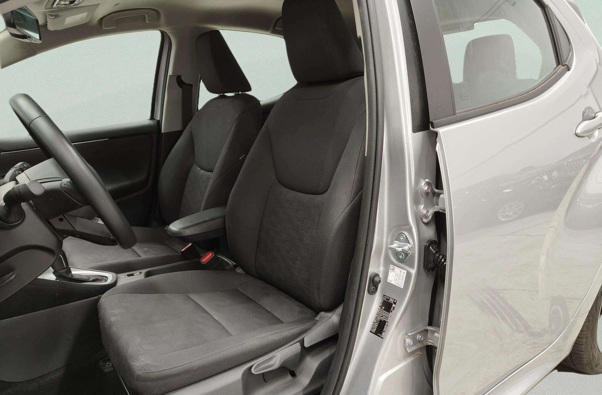 Toyota Yaris 120H Active Plus - foto 11