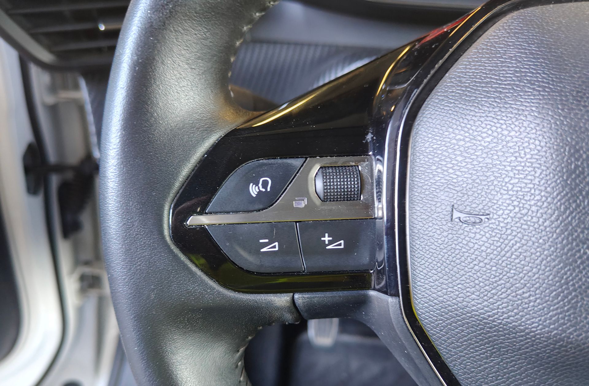 Peugeot 2008 PureTech 130 Allure Pack - foto 25