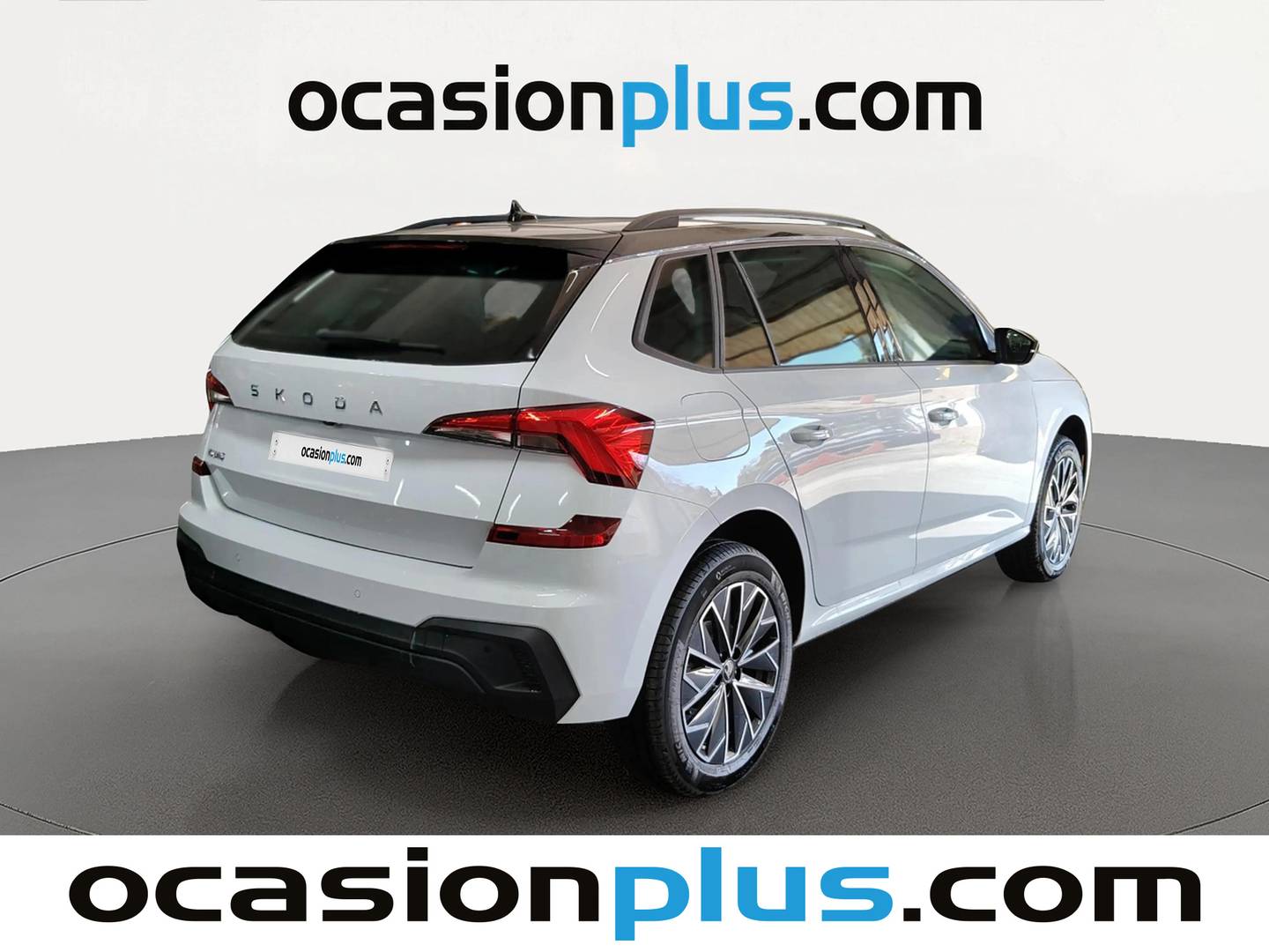 Foto trasera Skoda Kamiq Skoda Kamiq 1.0 TSI Selection DSG (115 CV) derecha