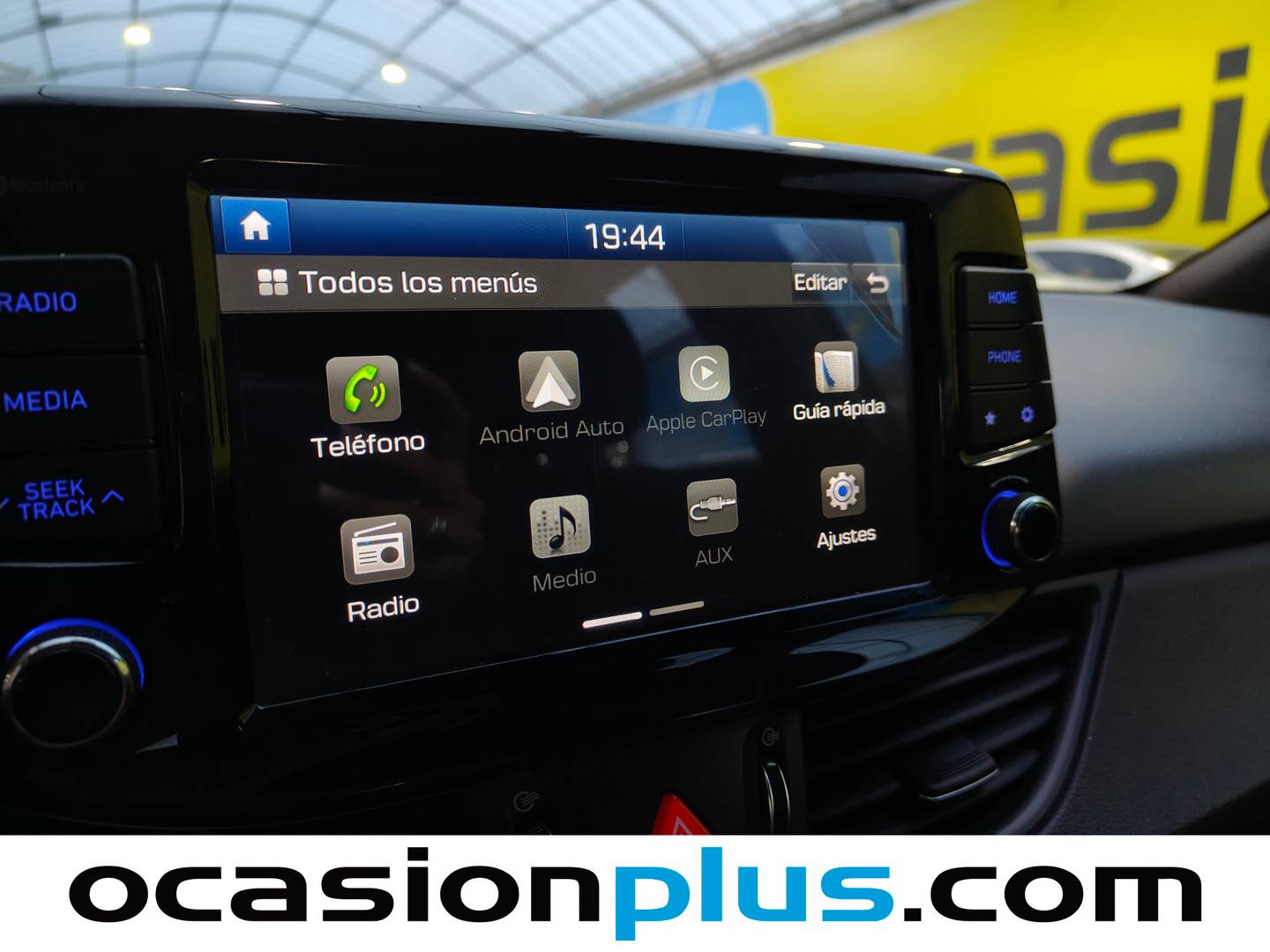 Equipamiento del Hyundai i30 Hyundai i30 1.6 CRDI Go! (95 CV)