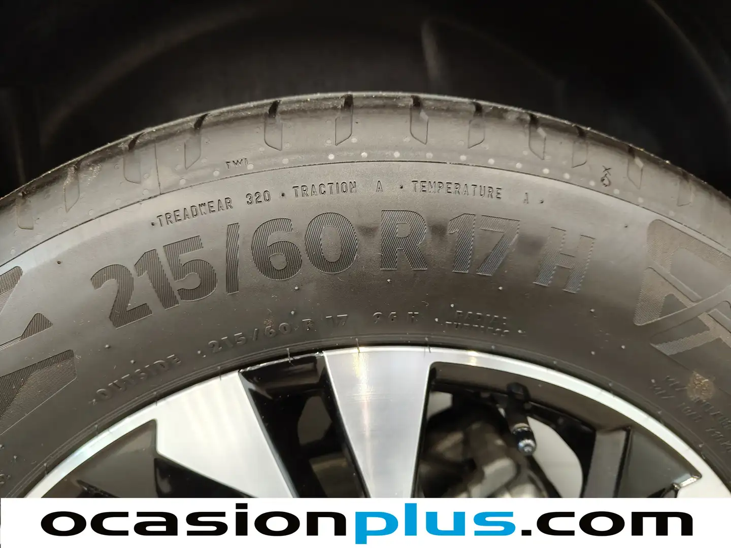 Foto Peugeot 2008 Peugeot 2008 PureTech 130 S&S Allure Pack EAT8 (130 CV)