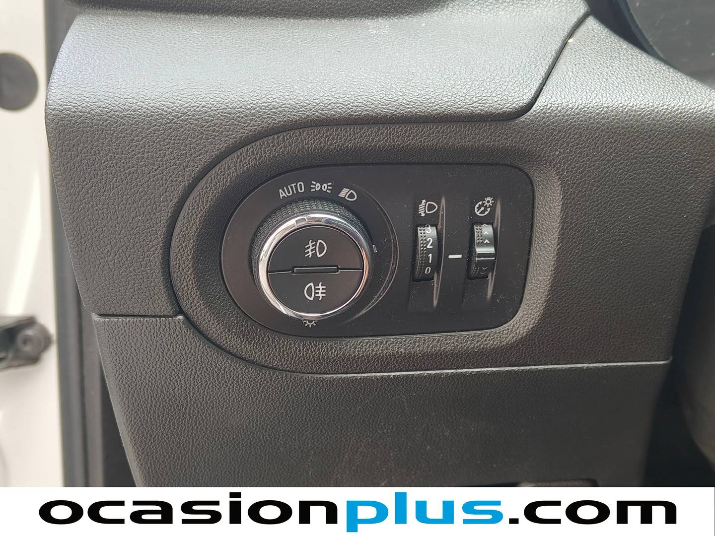 Extras y acabados del Opel Grandland X Opel Grandland X 1.2 Turbo Selective (130 CV)