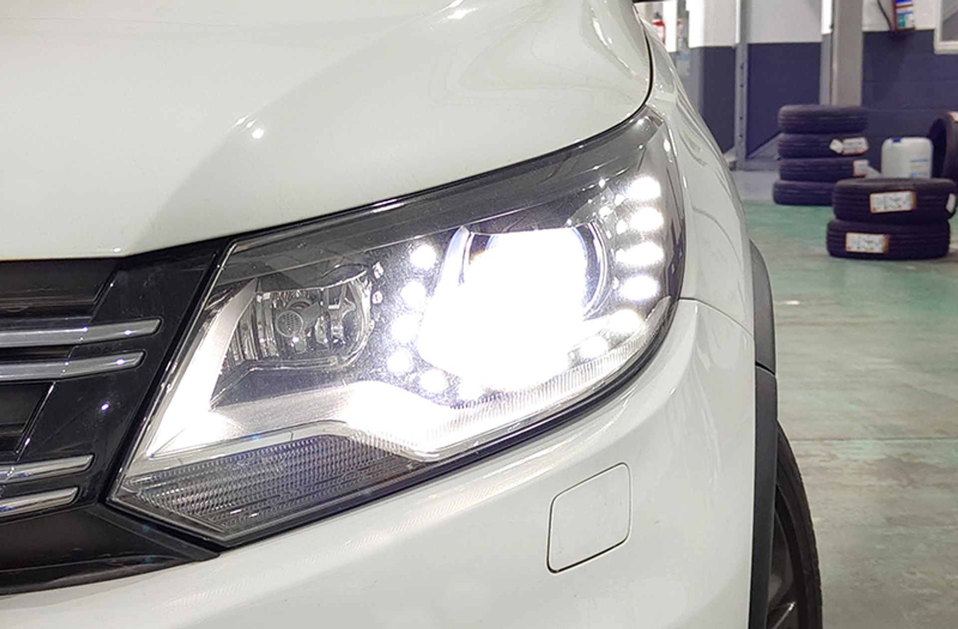 Volkswagen Tiguan Business 2.0 TDI BMT 4Motion - foto 14
