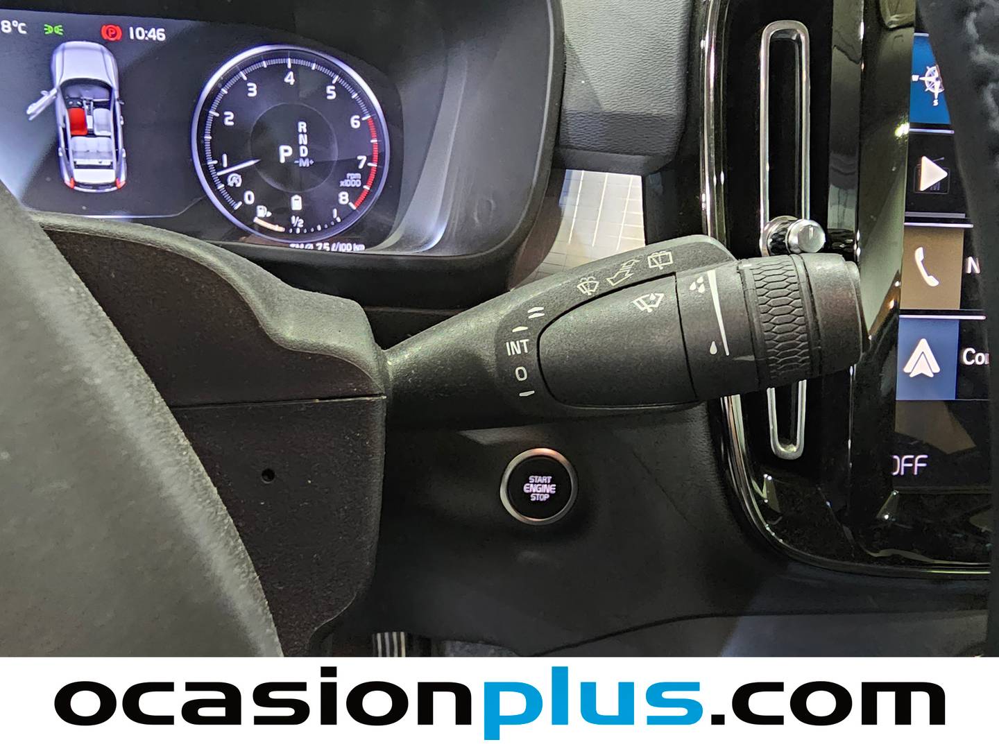 Foto Volvo XC40 Volvo XC40 B3 G Momentum Pro Auto (163 CV)