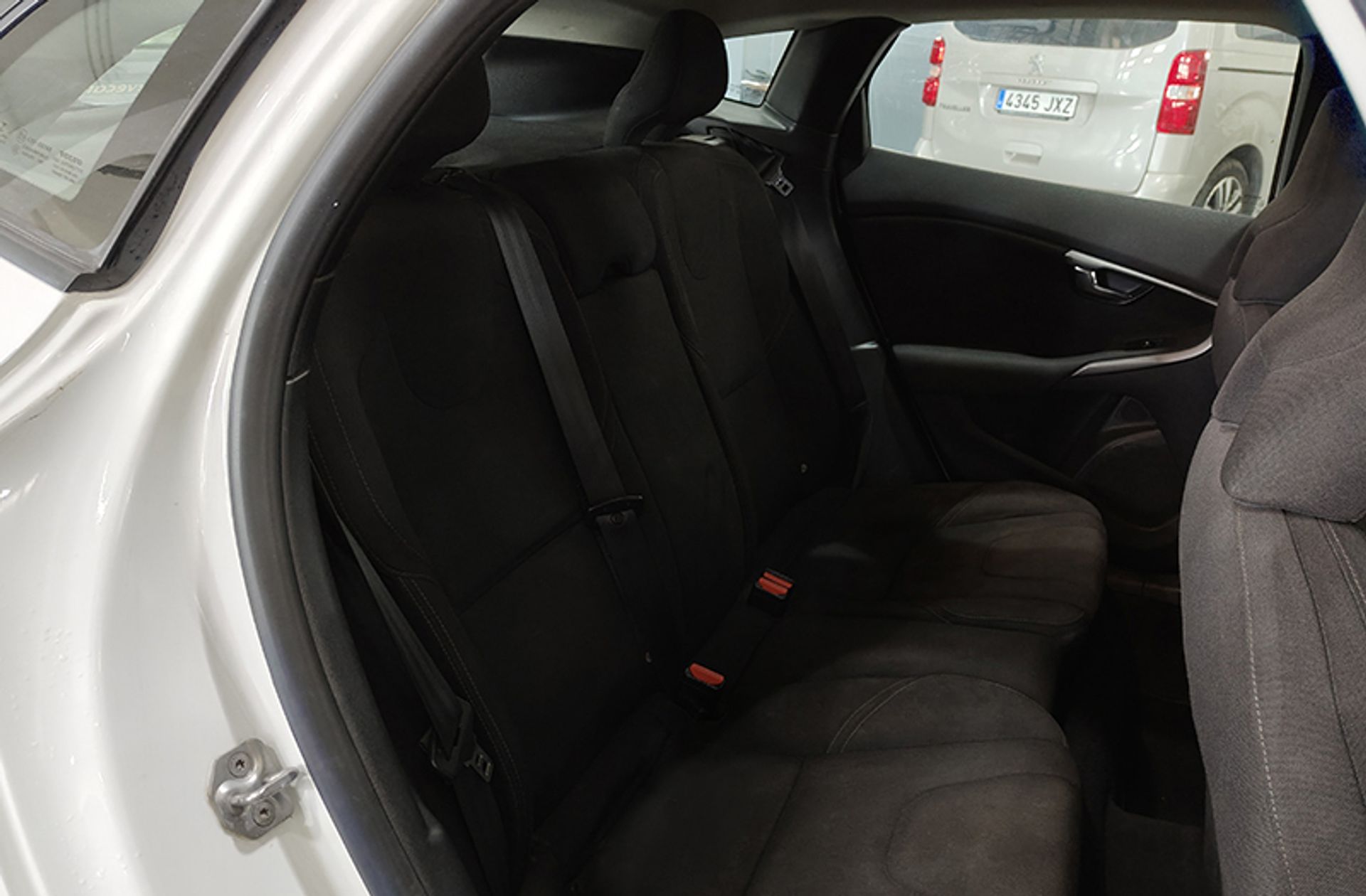 Volvo V40 1.6 D2 Kinetic - foto 14