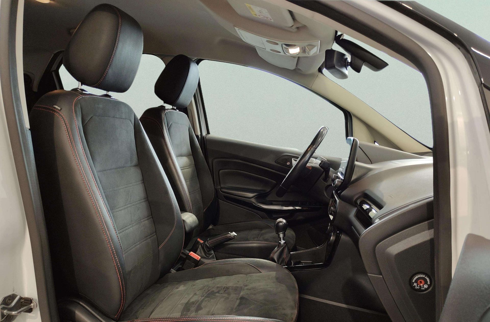 Ford EcoSport 1.5 TDCi ST Line - foto 17