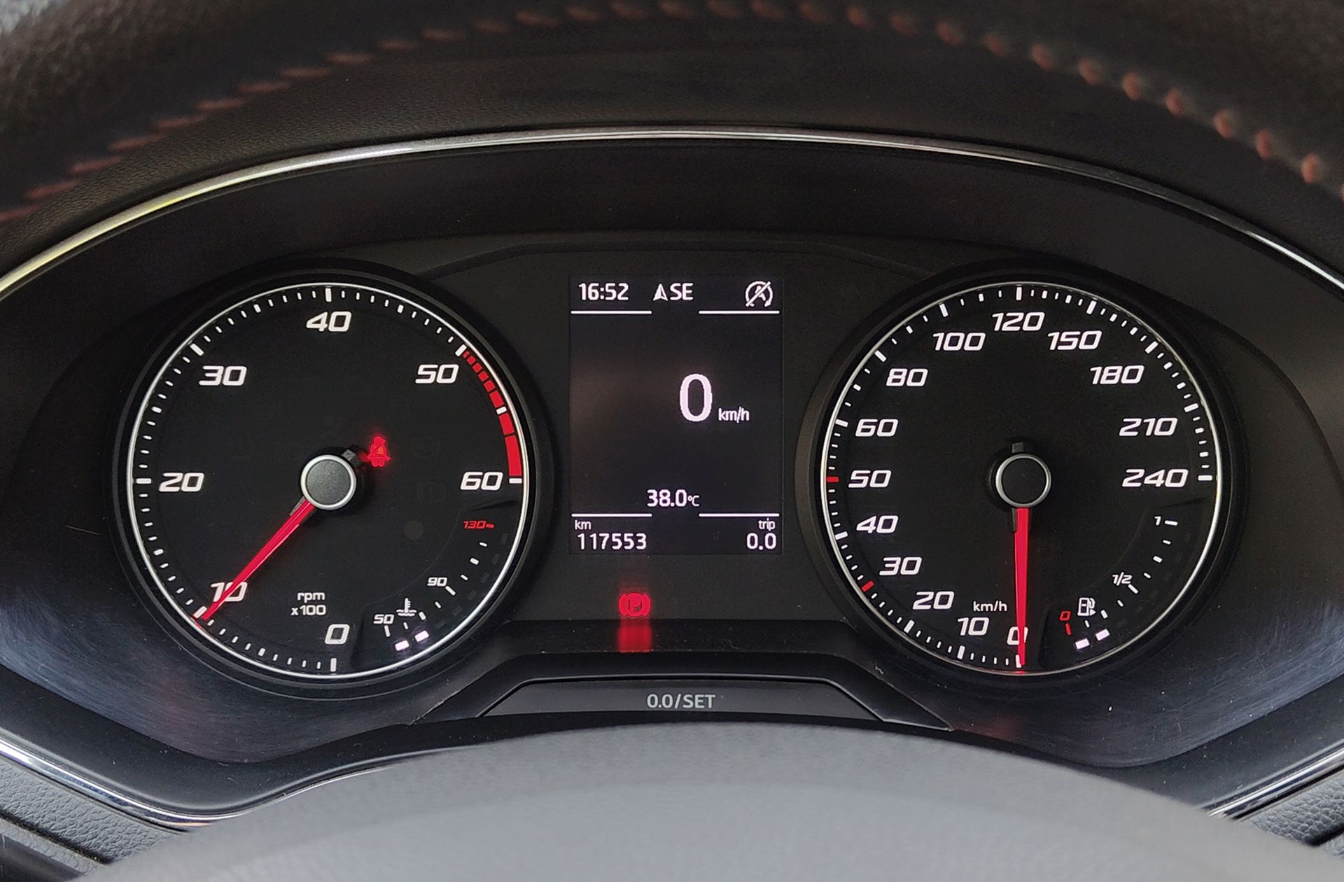 SEAT Arona 1.6 TDI Ecomotive FR - foto 22