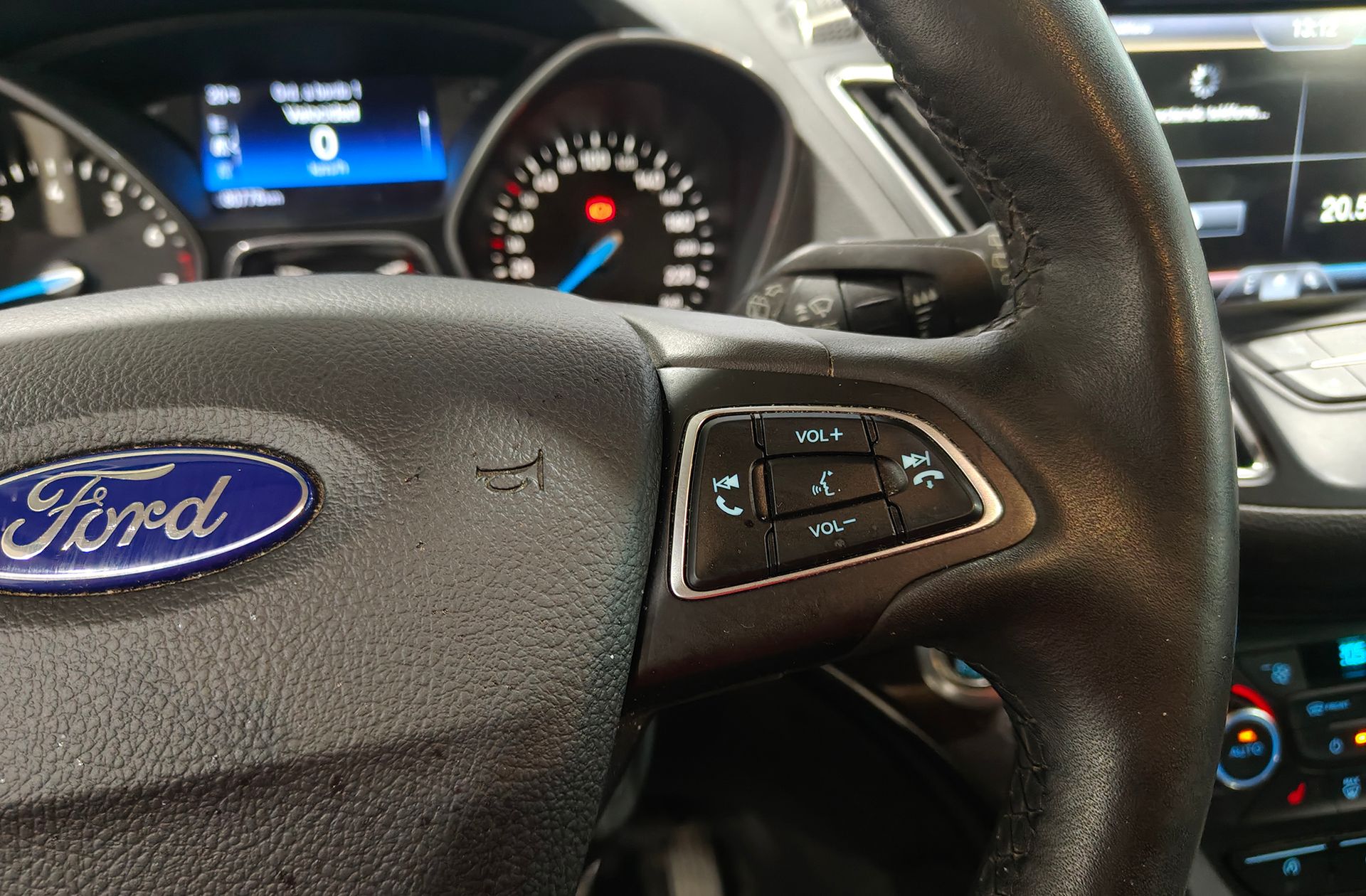 Ford C-Max 1.0 EcoBoost Titanium - foto 24