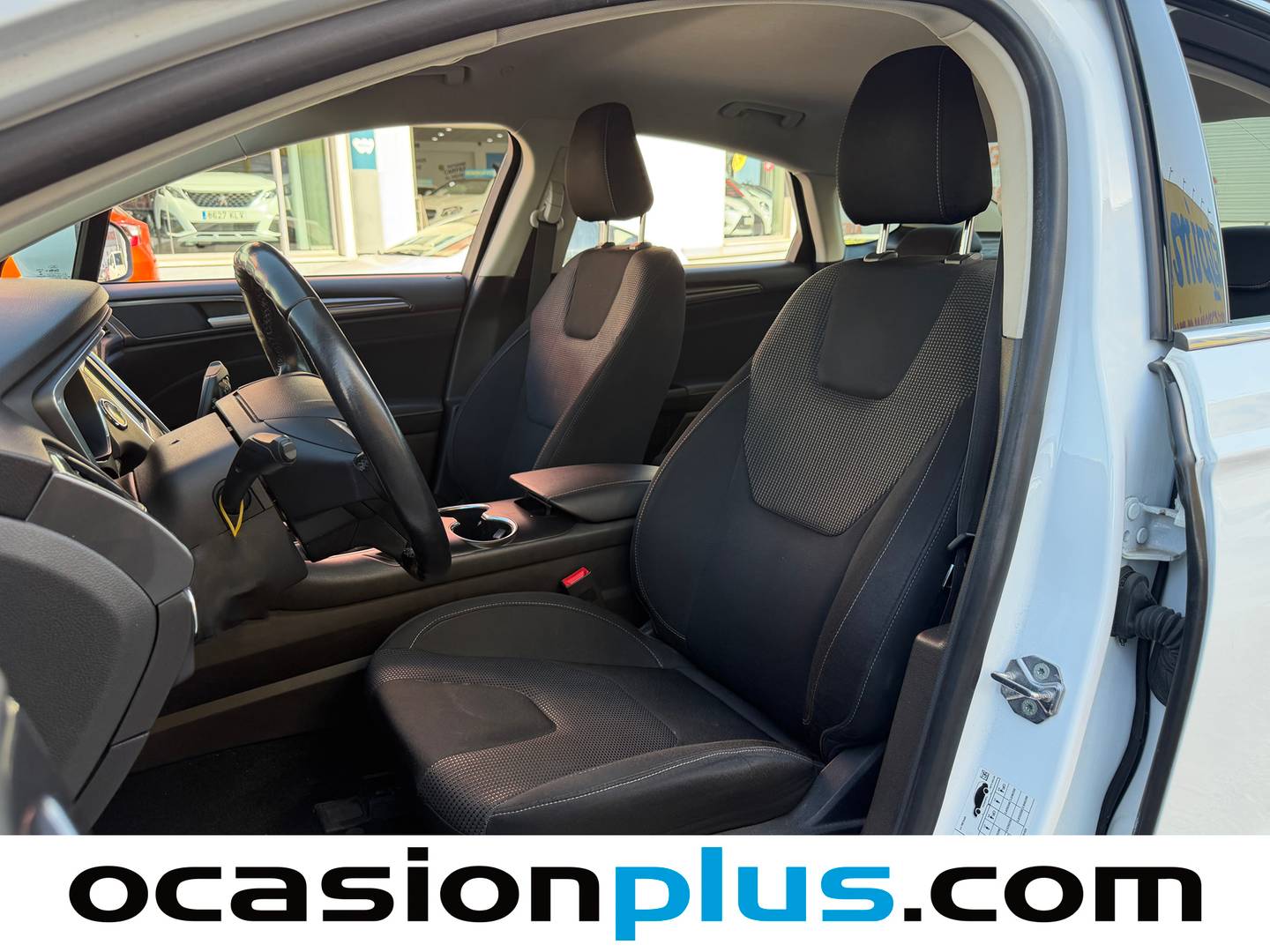 Foto asientos delanteros Ford Mondeo Ford Mondeo 2.0 Híbrido Titanium HEV AT 137 kW (187 CV)