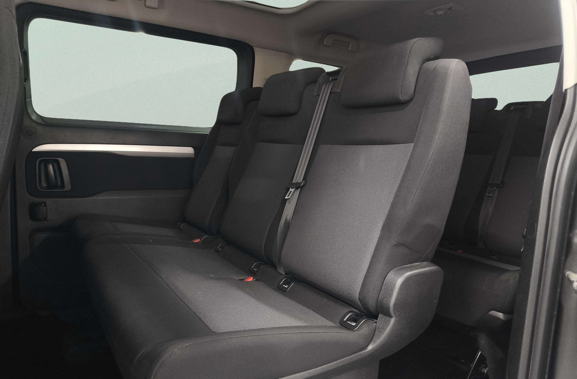 Peugeot Traveller 1.6 BlueHDi Business Standard 9 plazas - foto 13