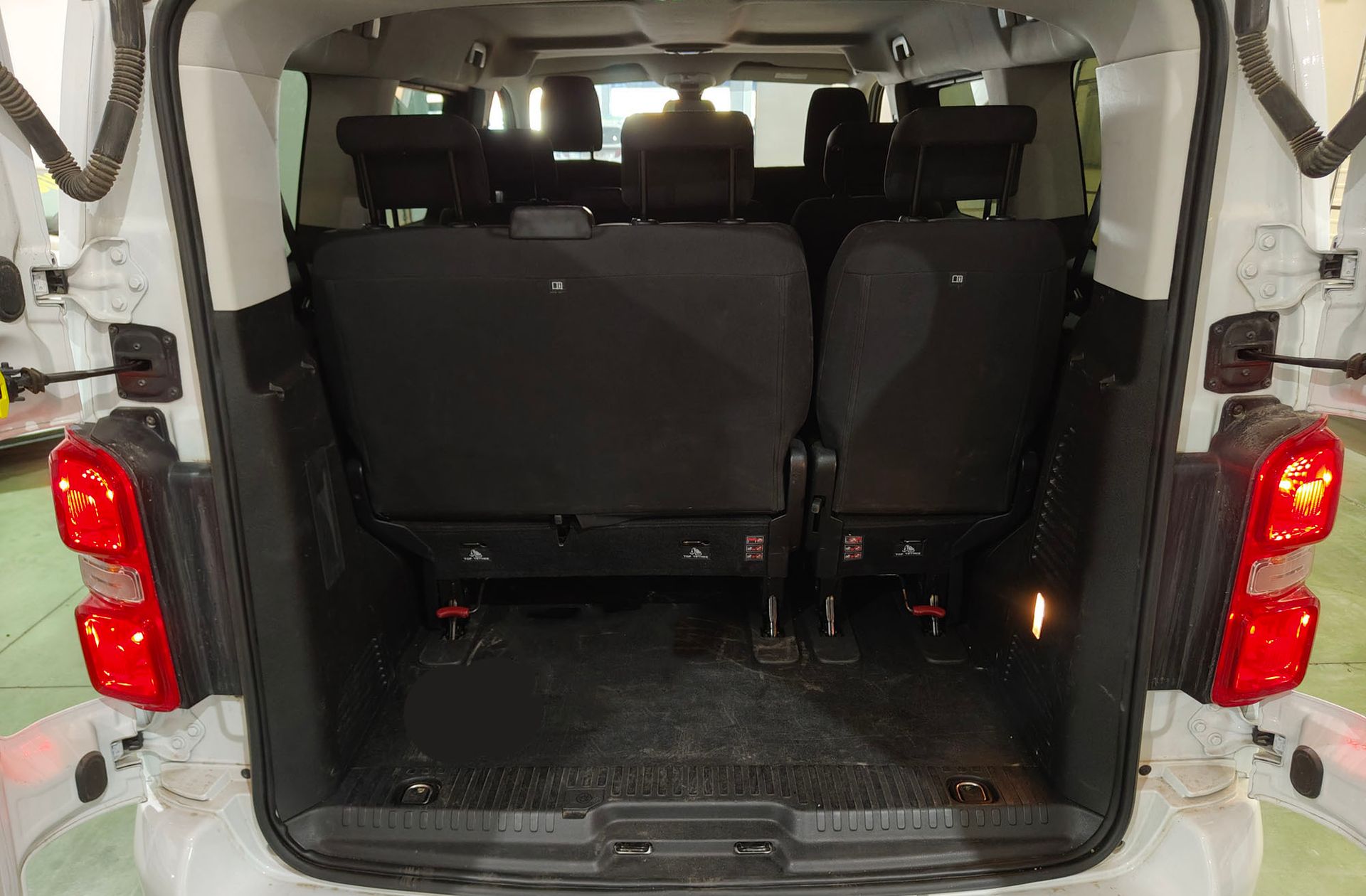Toyota Proace Verso 2.0D VX Plus Shuttle L1 9 plazas - foto 14