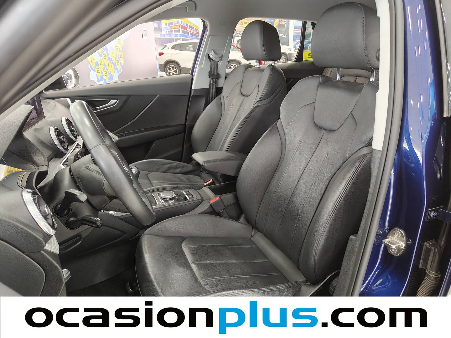 Foto asientos delanteros Audi Q2 Audi Q2 Black line 35 TFSI (150 CV)