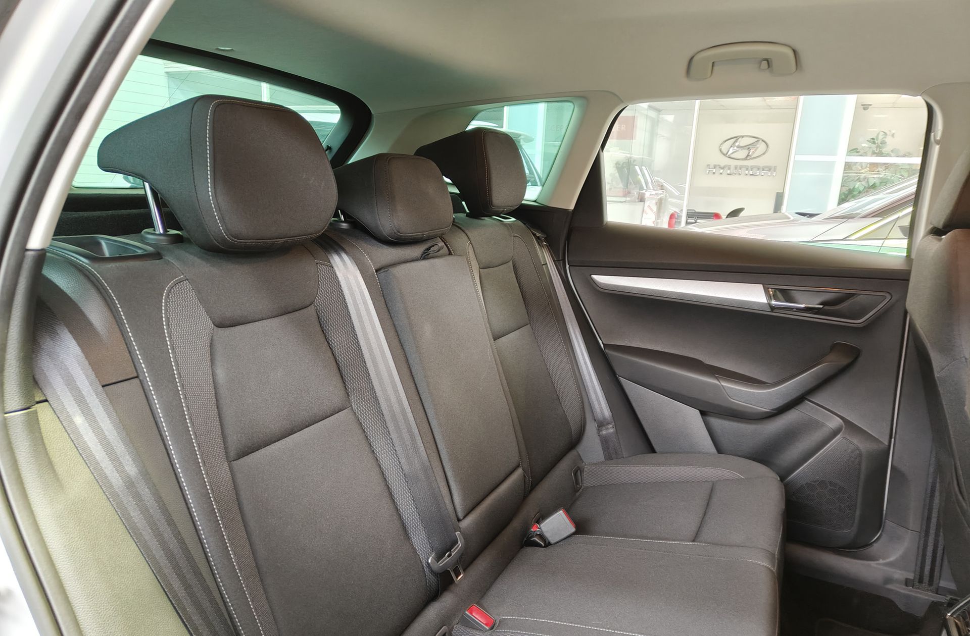 Škoda Karoq 2.0 TDI Selection - foto 15
