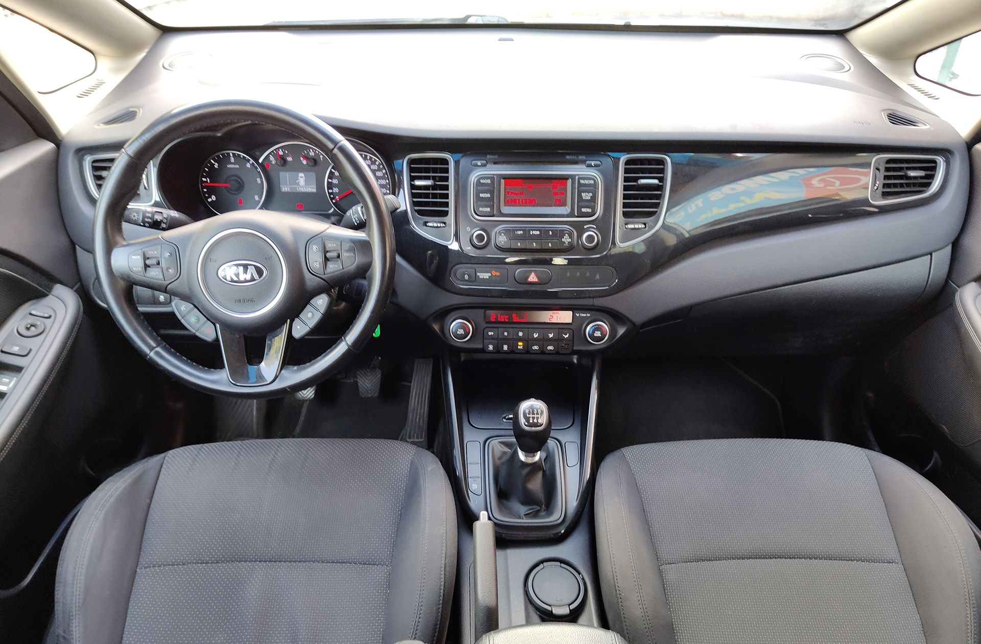 Kia Carens 1.7 CRDi VGT Eco-Dynamic Drive - foto 6