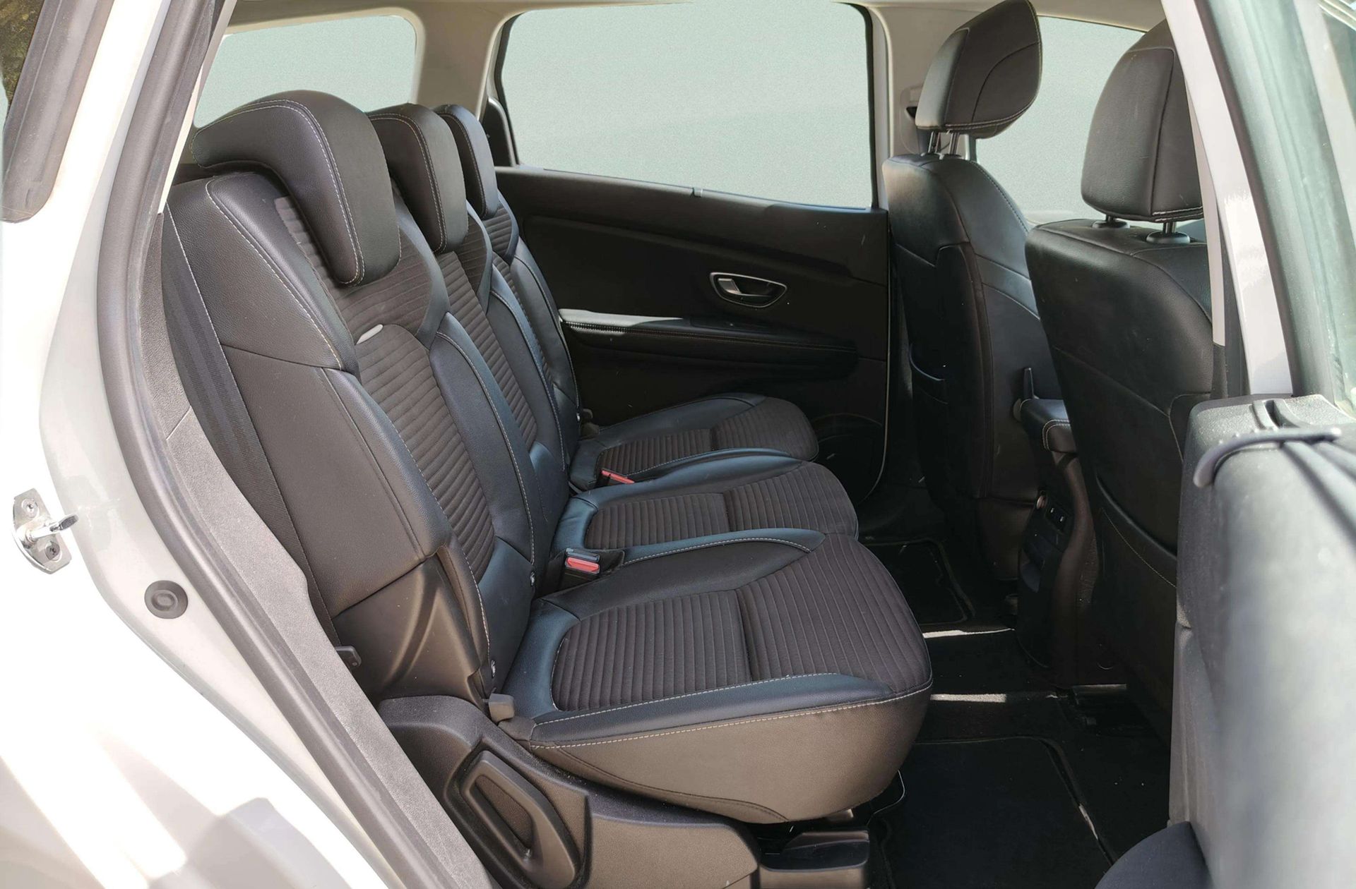 Renault Grand Scénic Zen TCe GPF 7 plazas - foto 21