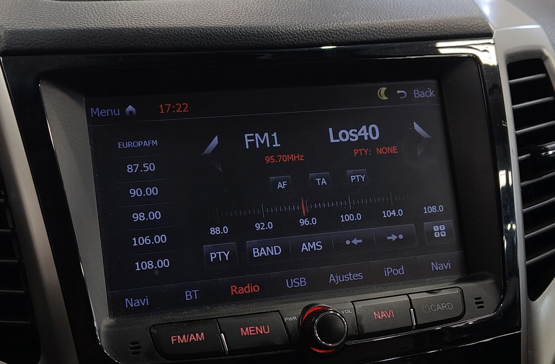 SsangYong Tivoli G16 GLP Premium 4x2 - foto 30