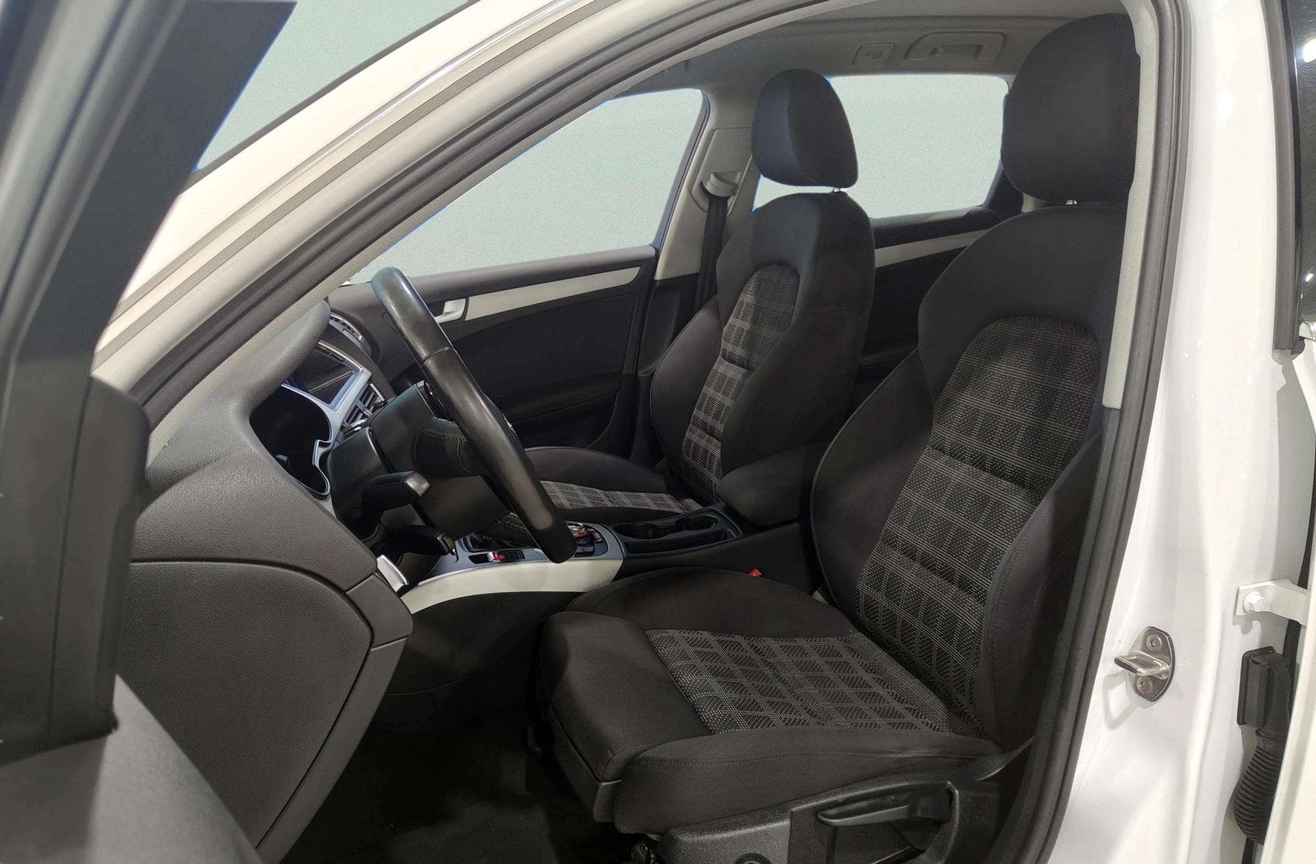 Audi A4 Avant S line edition 2.0 TDI - foto 12