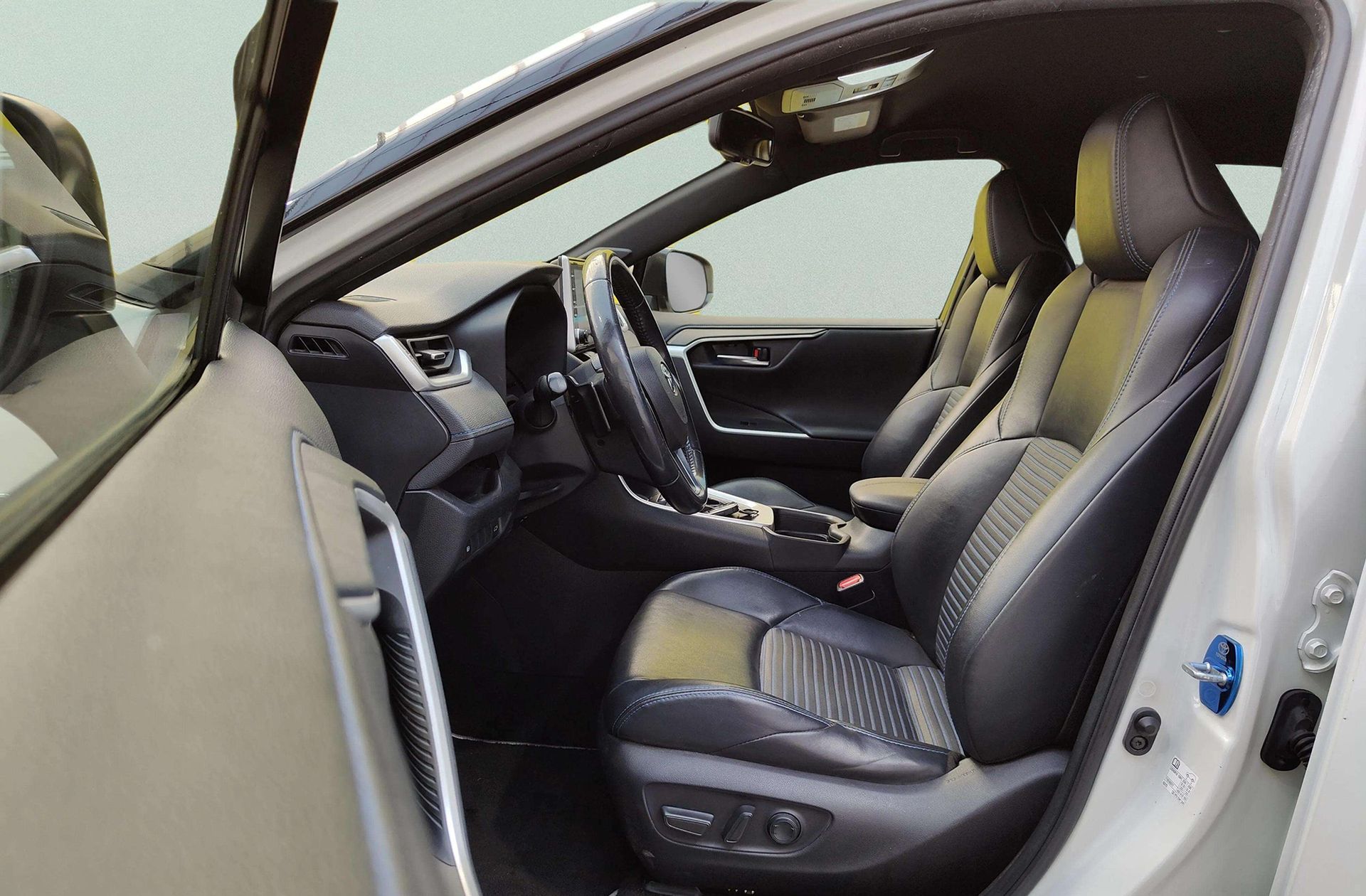 Toyota RAV4 2.5l hybrid Feel! - foto 12