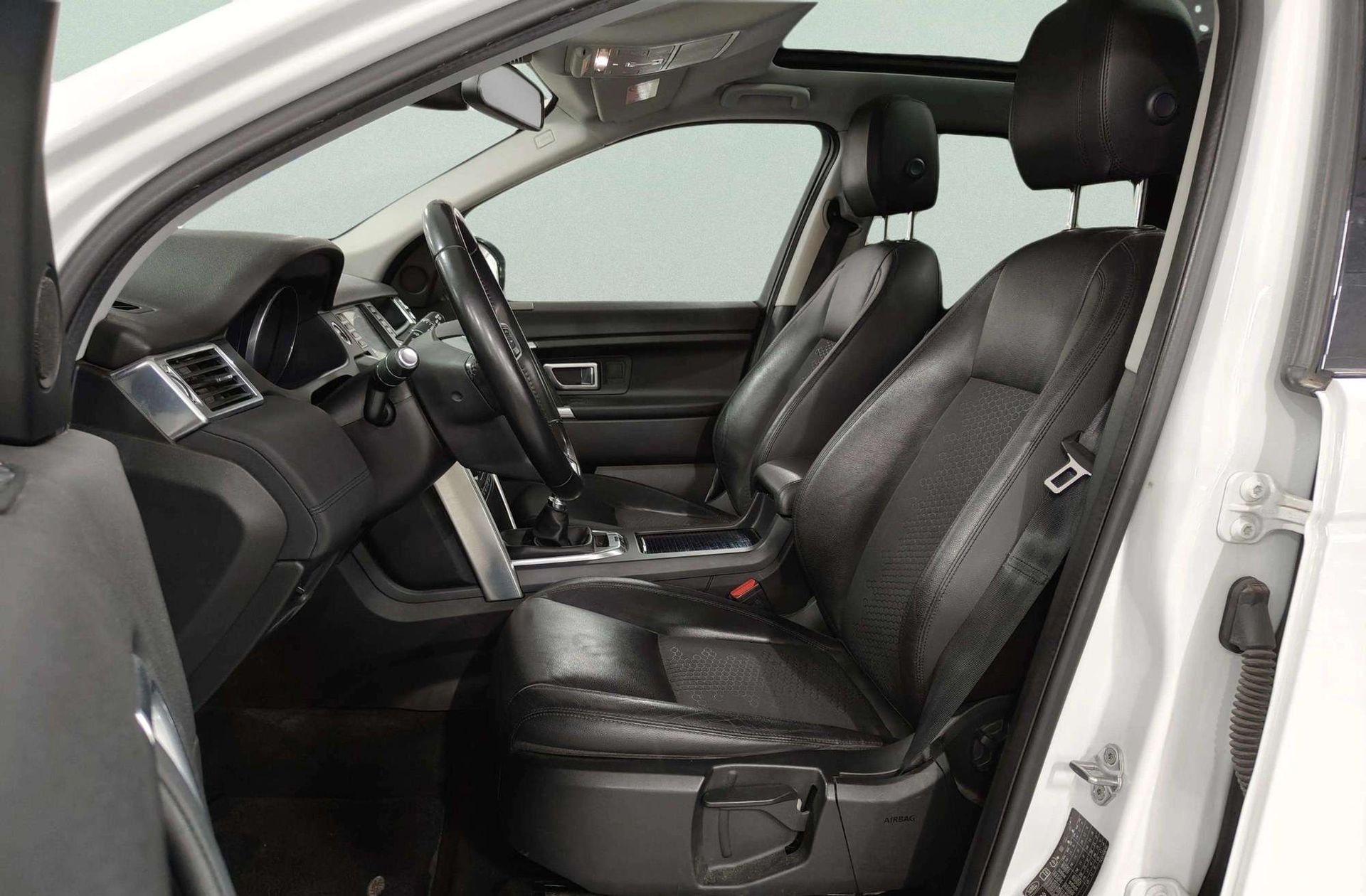 Land Rover Discovery Sport 2.0L TD4 SE 4x4 - foto 14