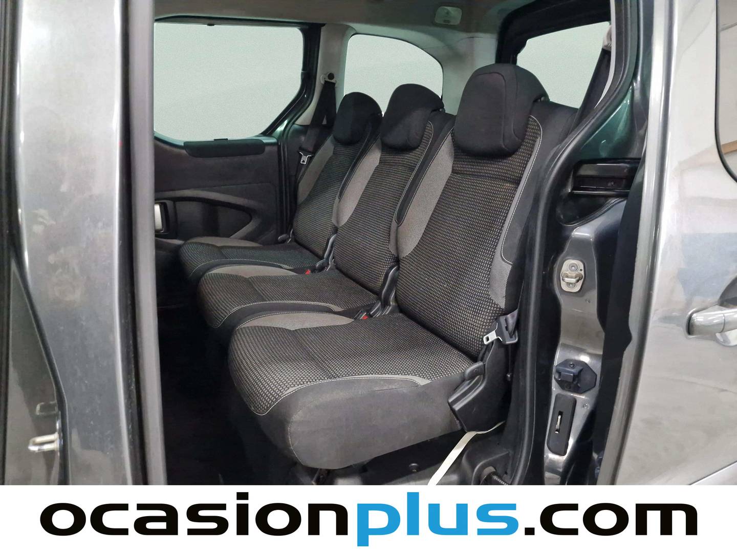 Foto asientos traseros Peugeot Partner Peugeot Partner Tepee BlueHDi 100 Outdoor (100 CV) 7 Plazas