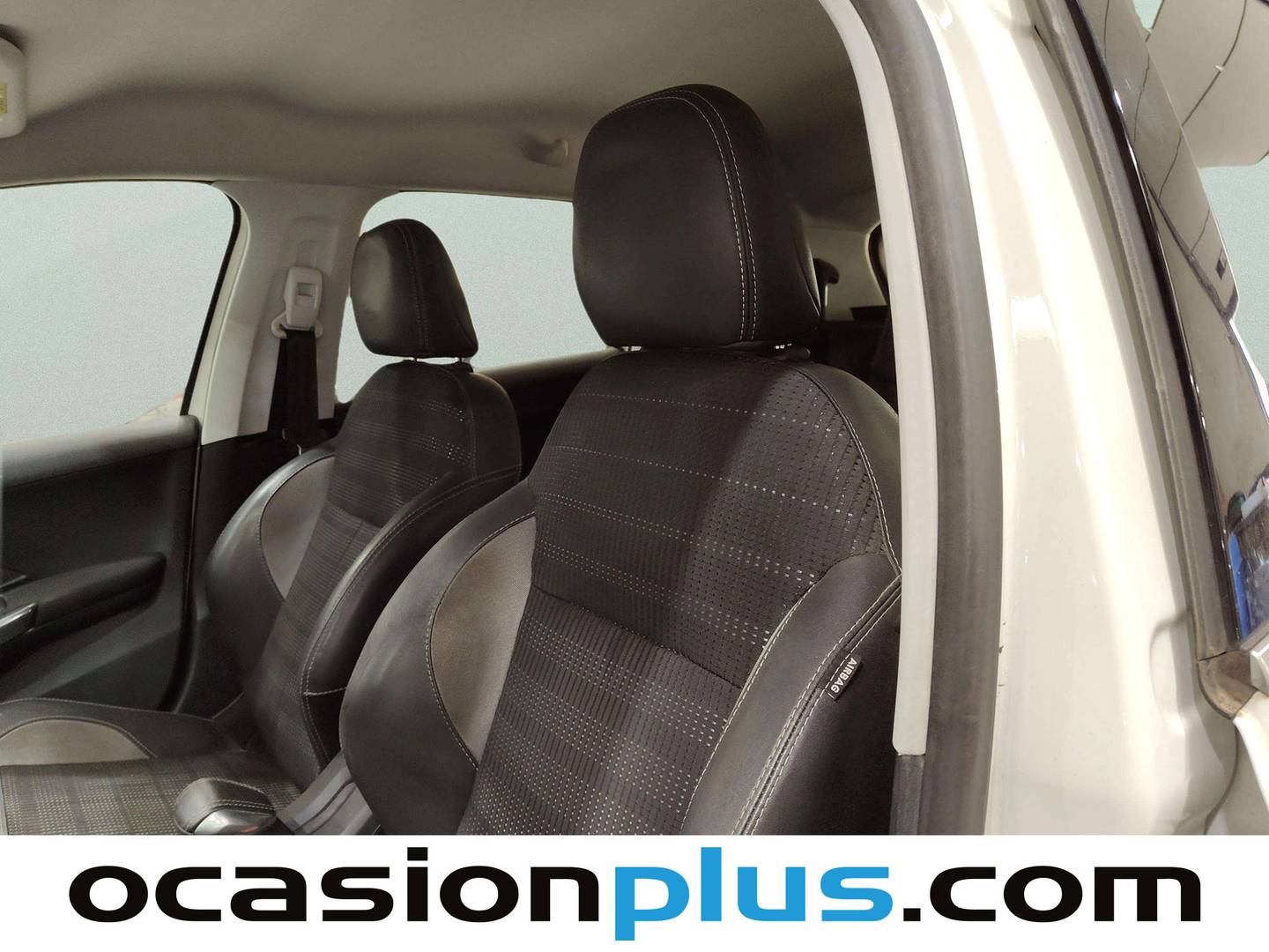 Extras y acabados del Peugeot 2008 Peugeot 2008 PureTech 110 S&S Allure (110 CV)