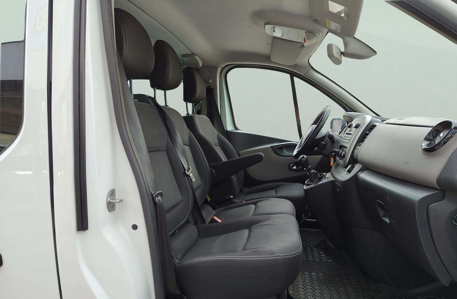 Renault Trafic Passenger Energy dCi 9 plazas - foto 15