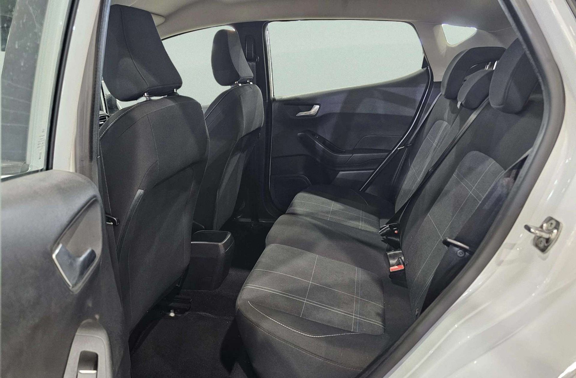 Ford Fiesta 1.1 PFI GLP Trend - foto 12