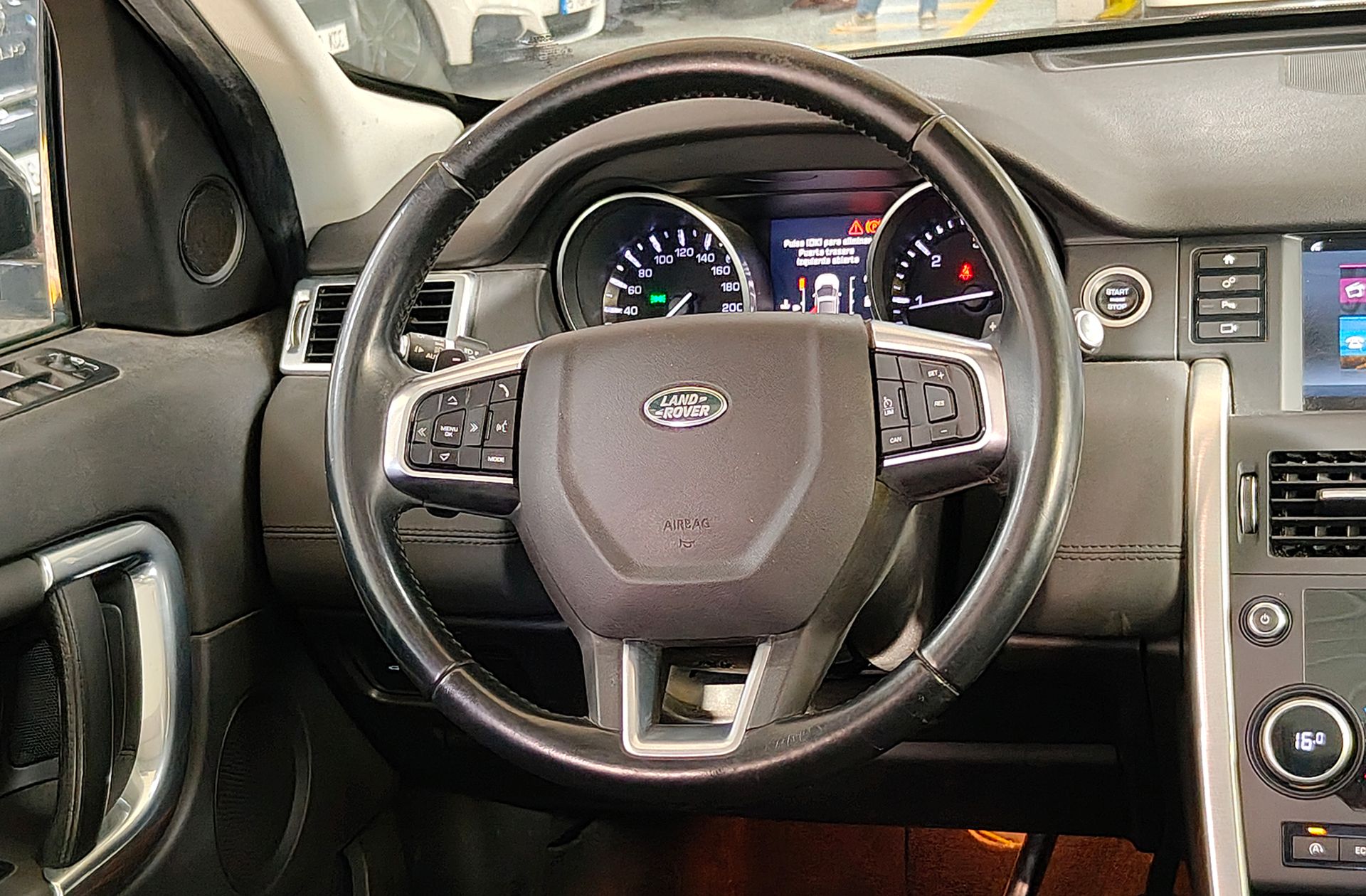Land Rover Discovery Sport 2.0L TD4 HSE 4x4 - foto 24