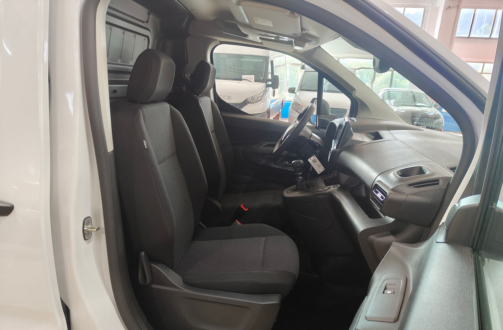 Fiat Doblò Furgón BlueHDi 100 M - foto 17